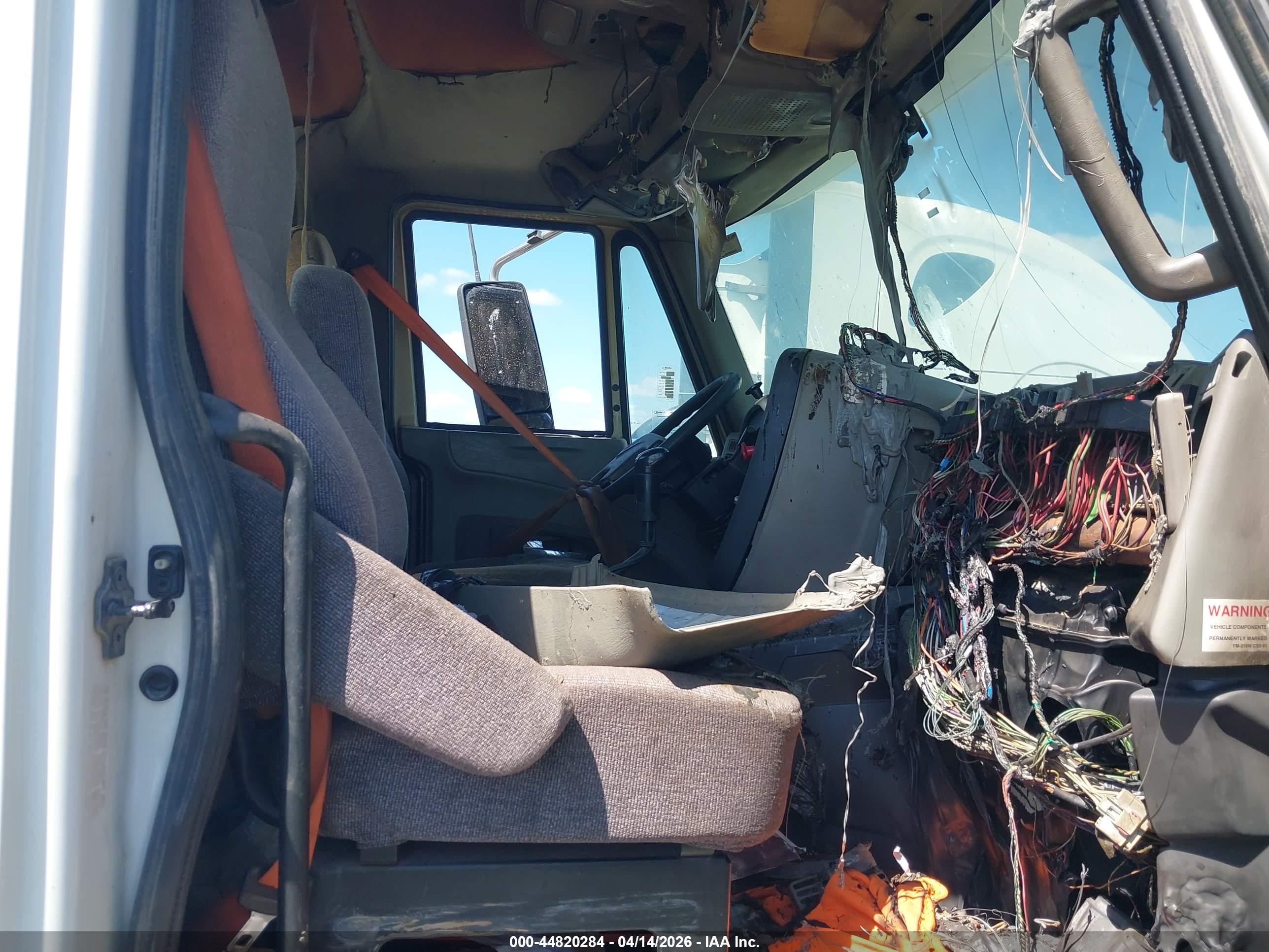 INTERNATIONAL PROSTAR image 5