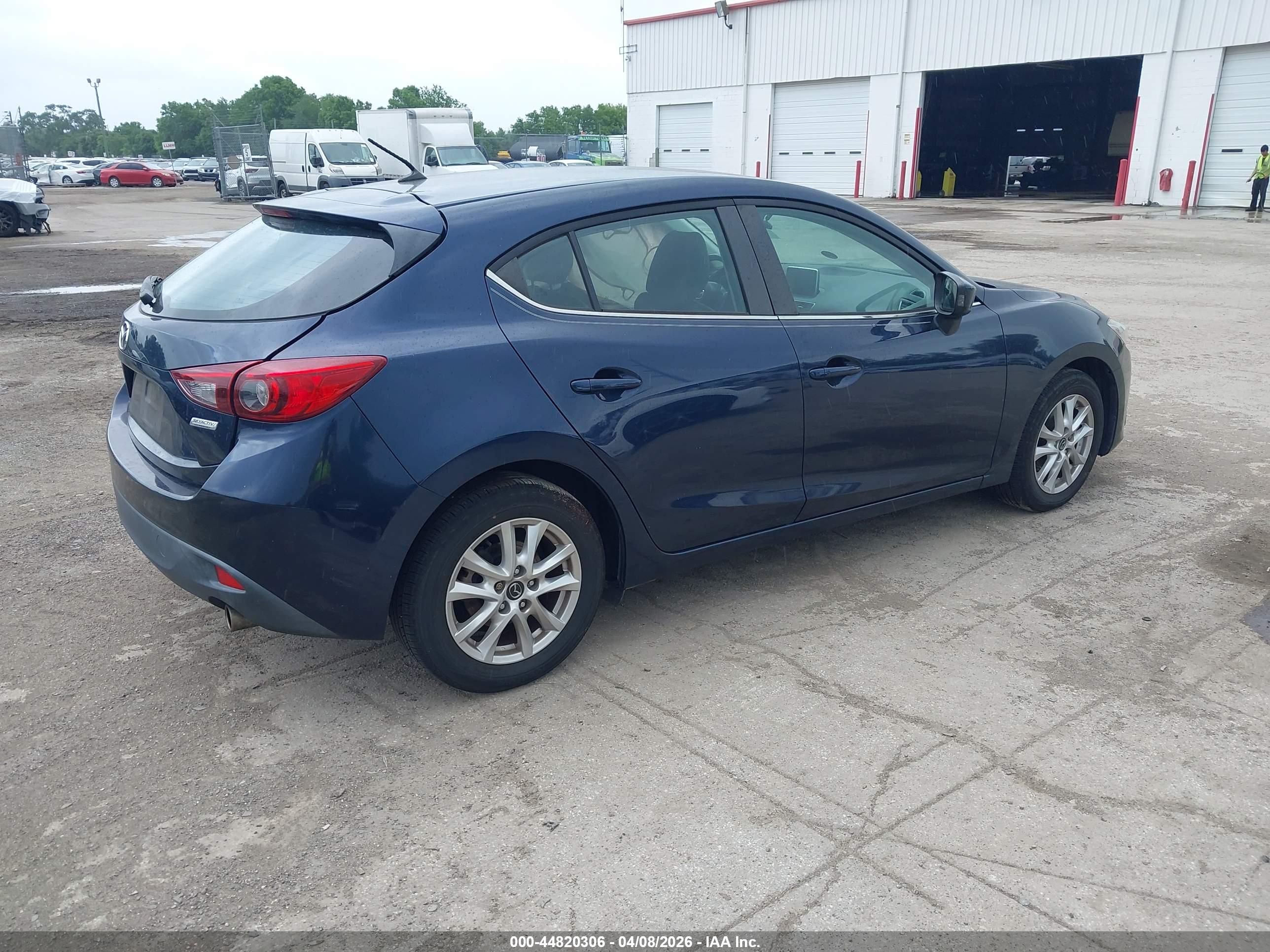MAZDA MAZDA3 image 4