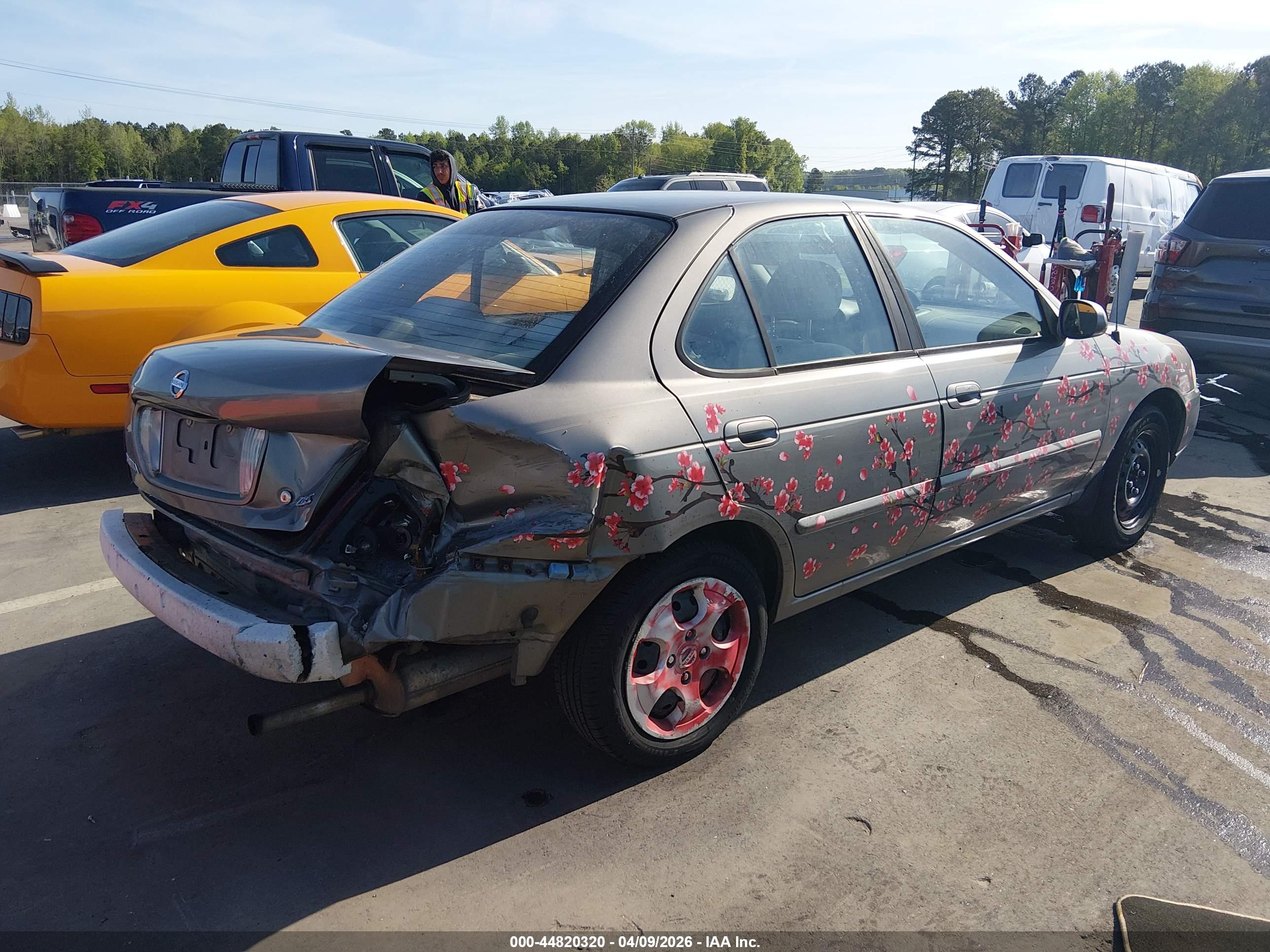 NISSAN SENTRA image 4