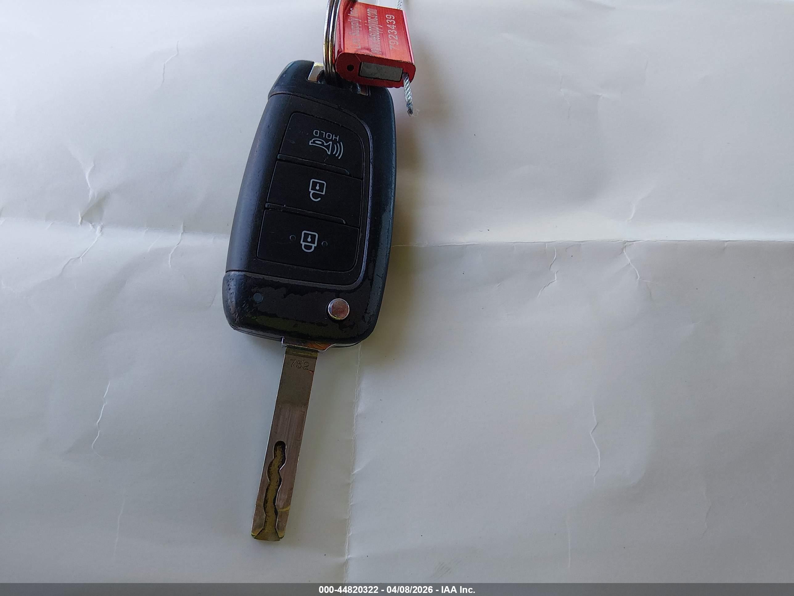 HYUNDAI SANTA image 11