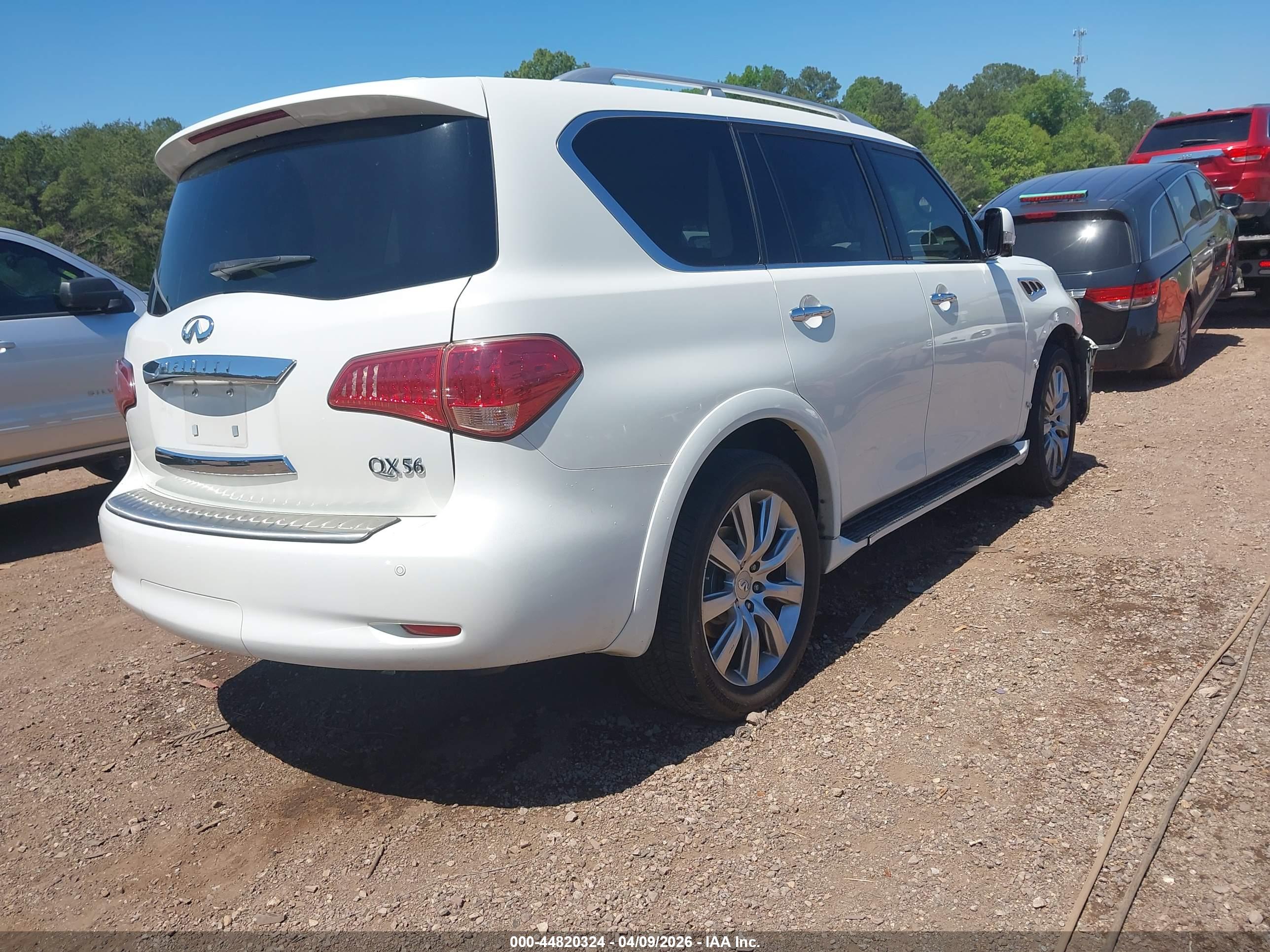 INFINITI QX56 image 4