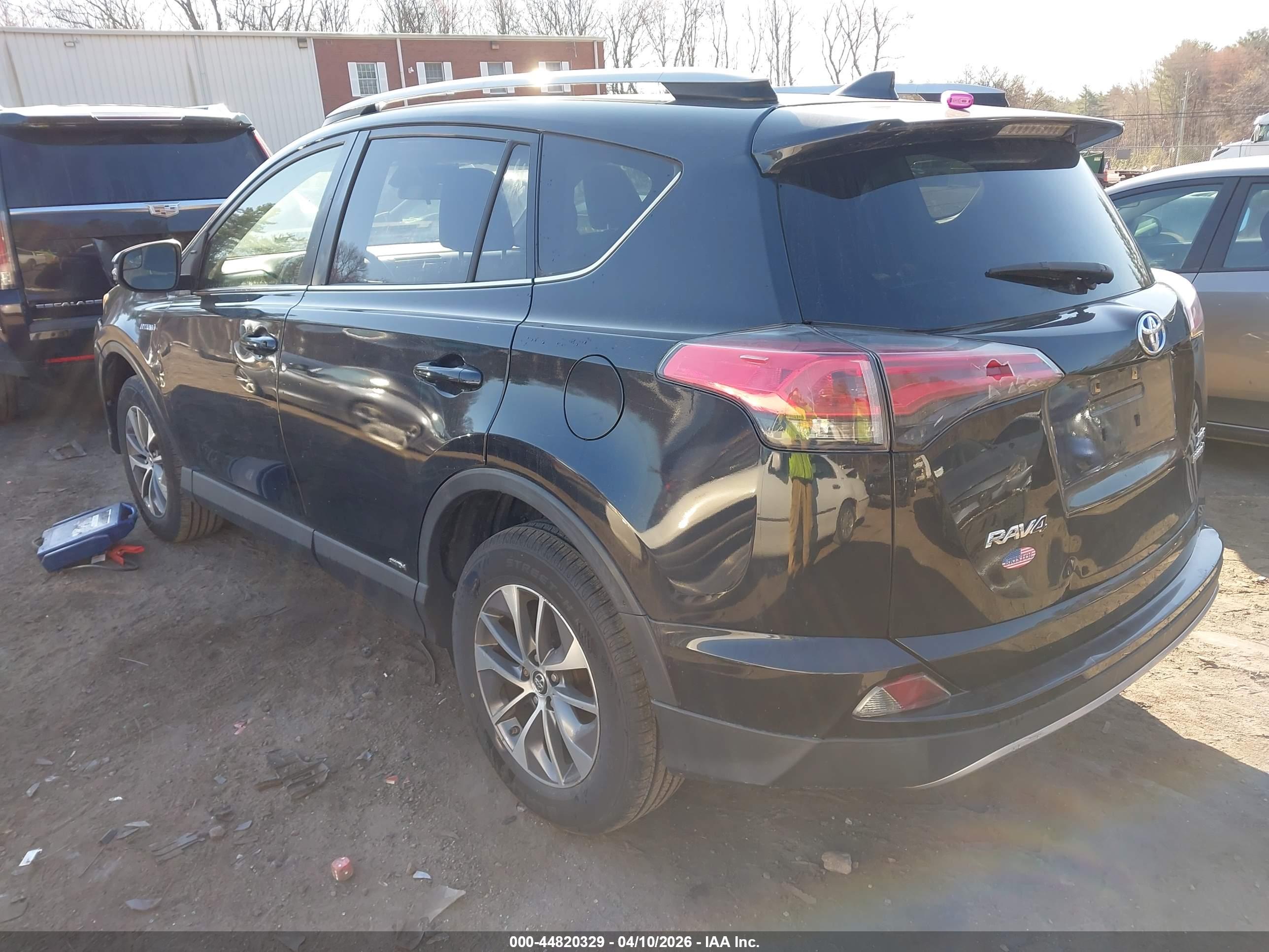 TOYOTA RAV4 image 3