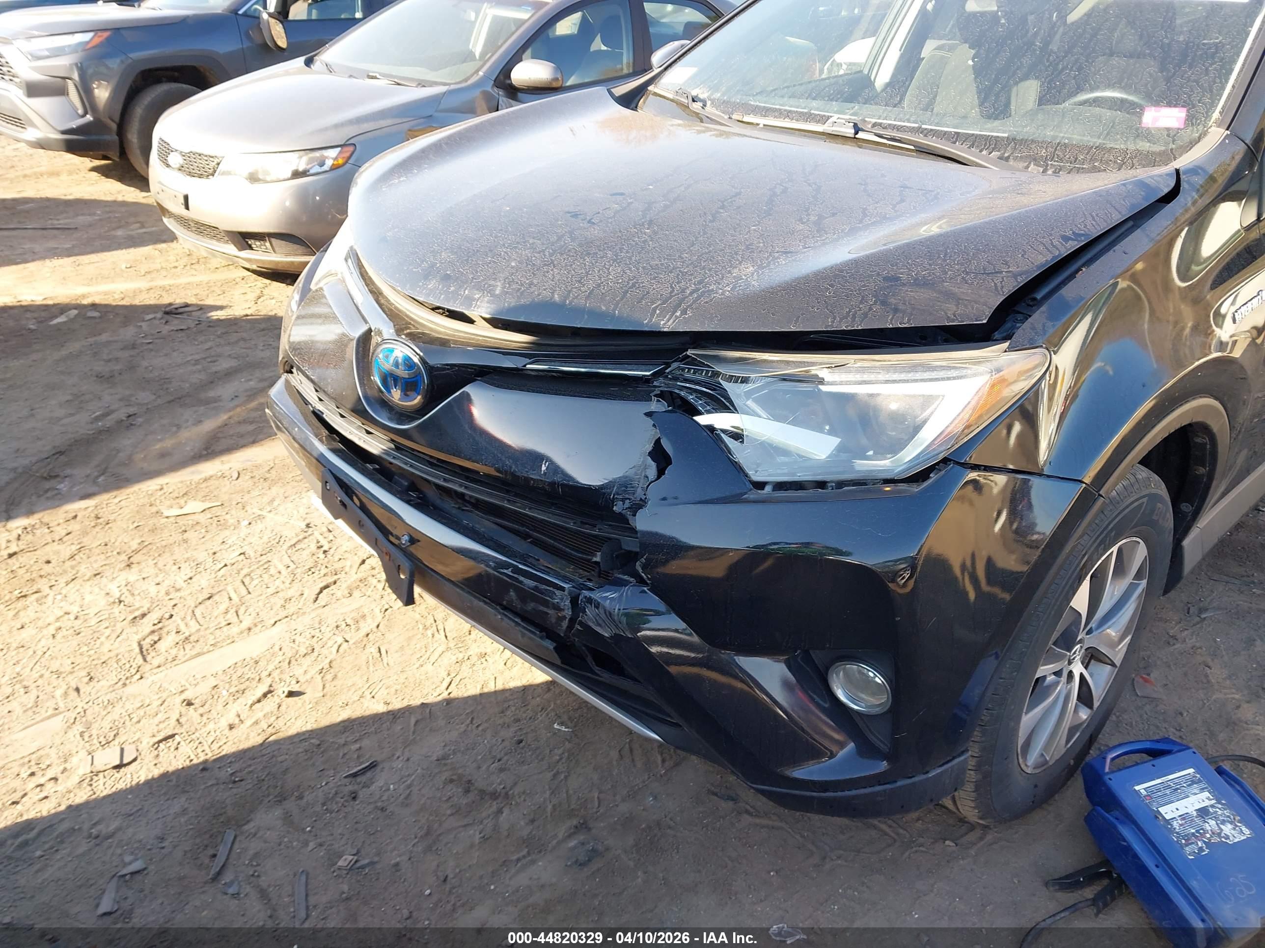 TOYOTA RAV4 image 6