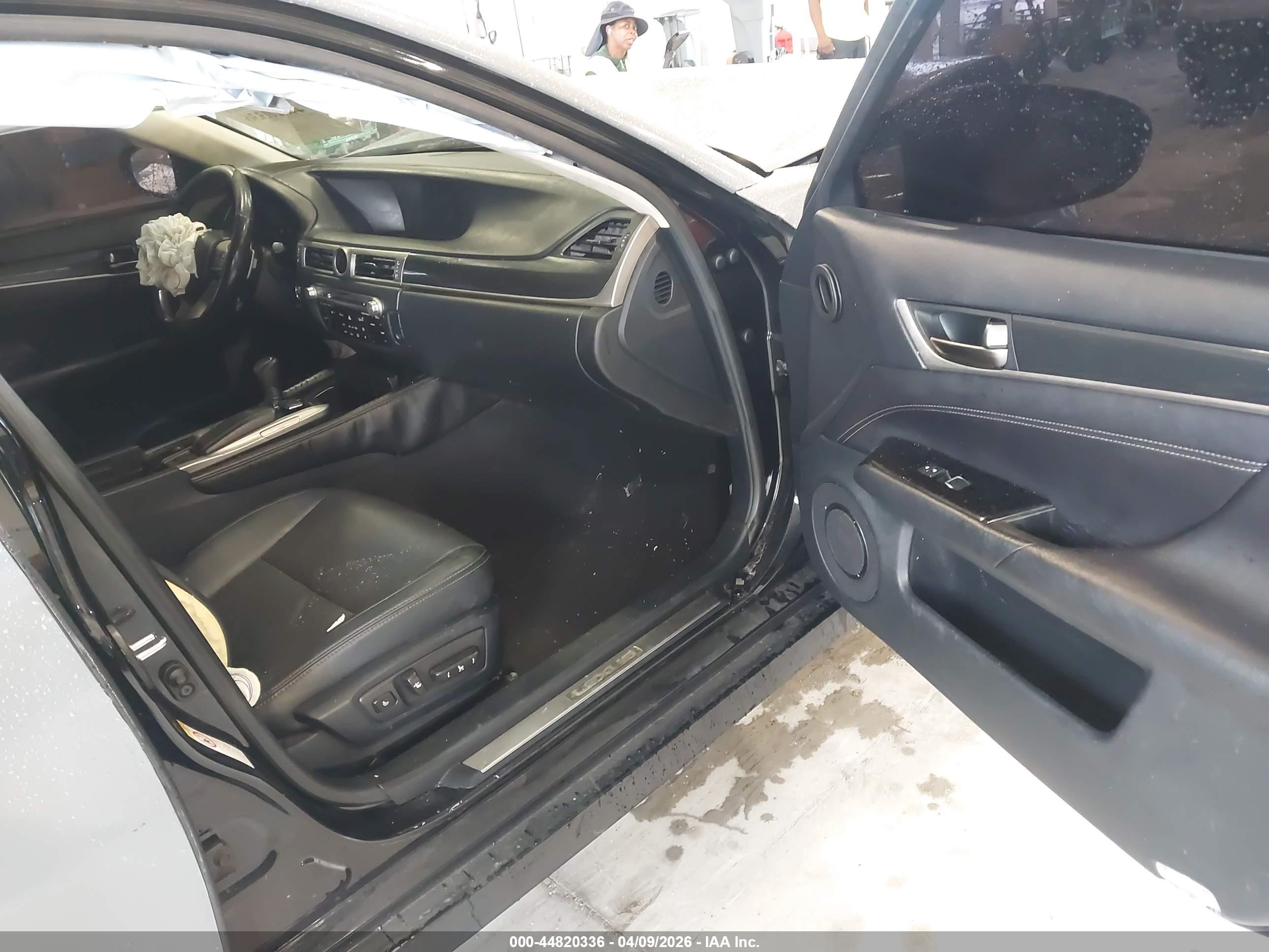 LEXUS GS image 5