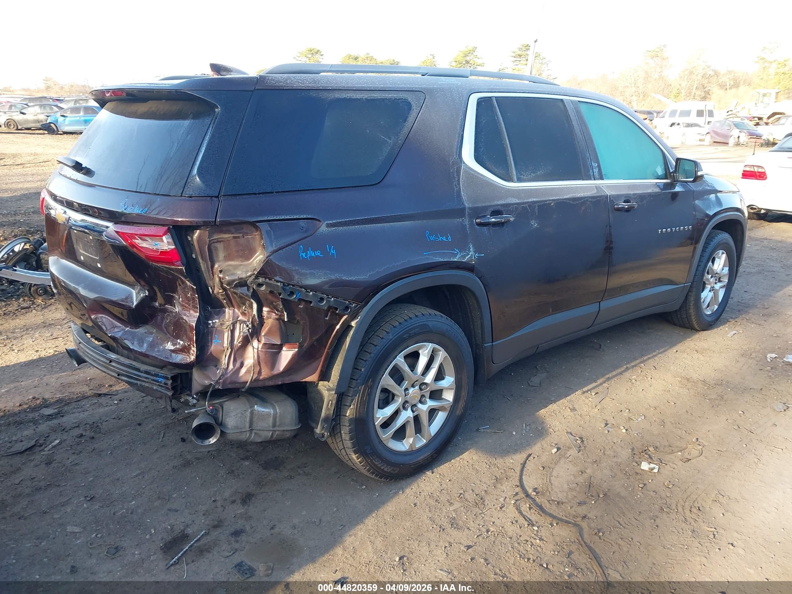 CHEVROLET TRAVERSE image 4