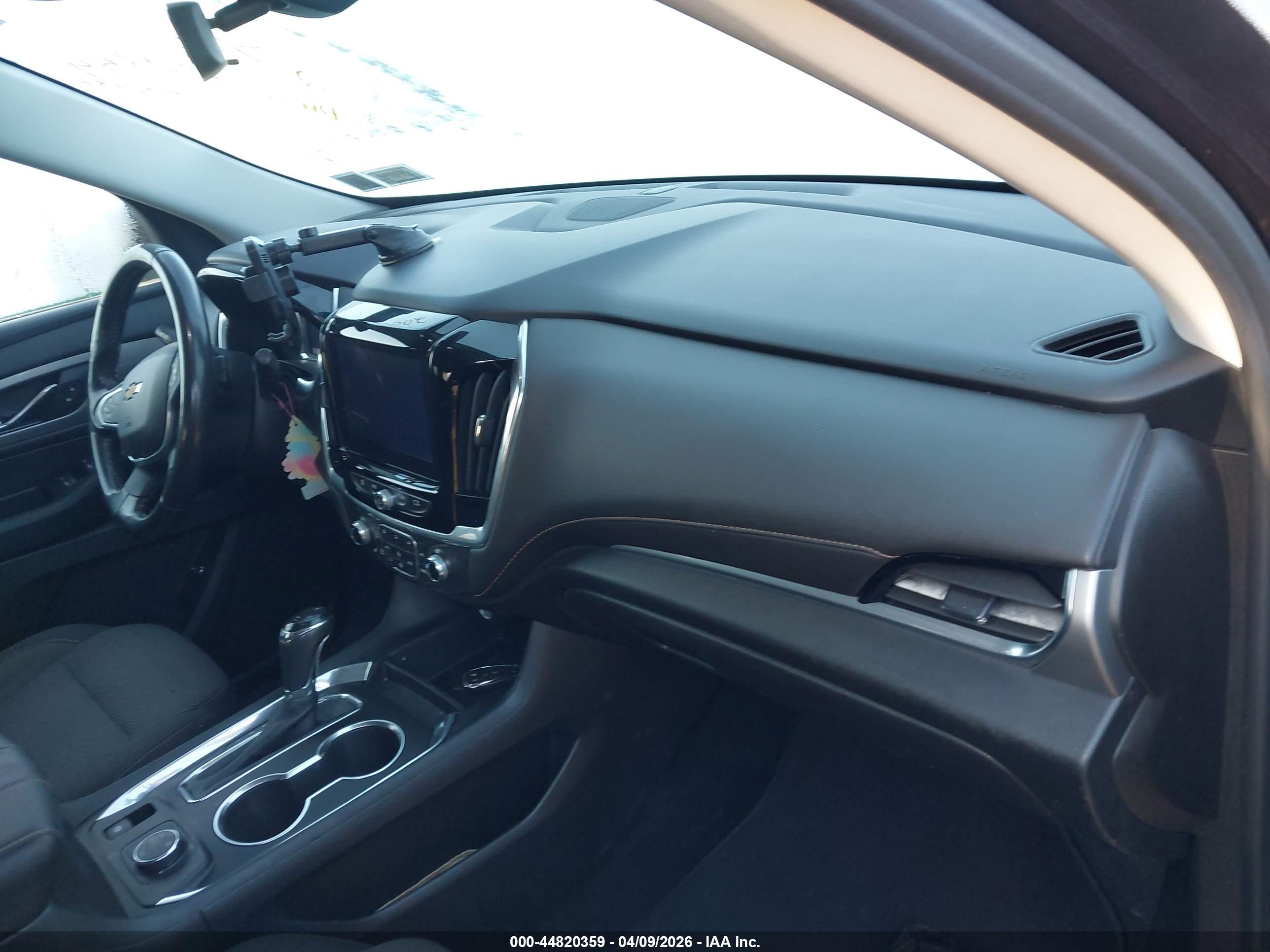 CHEVROLET TRAVERSE image 5