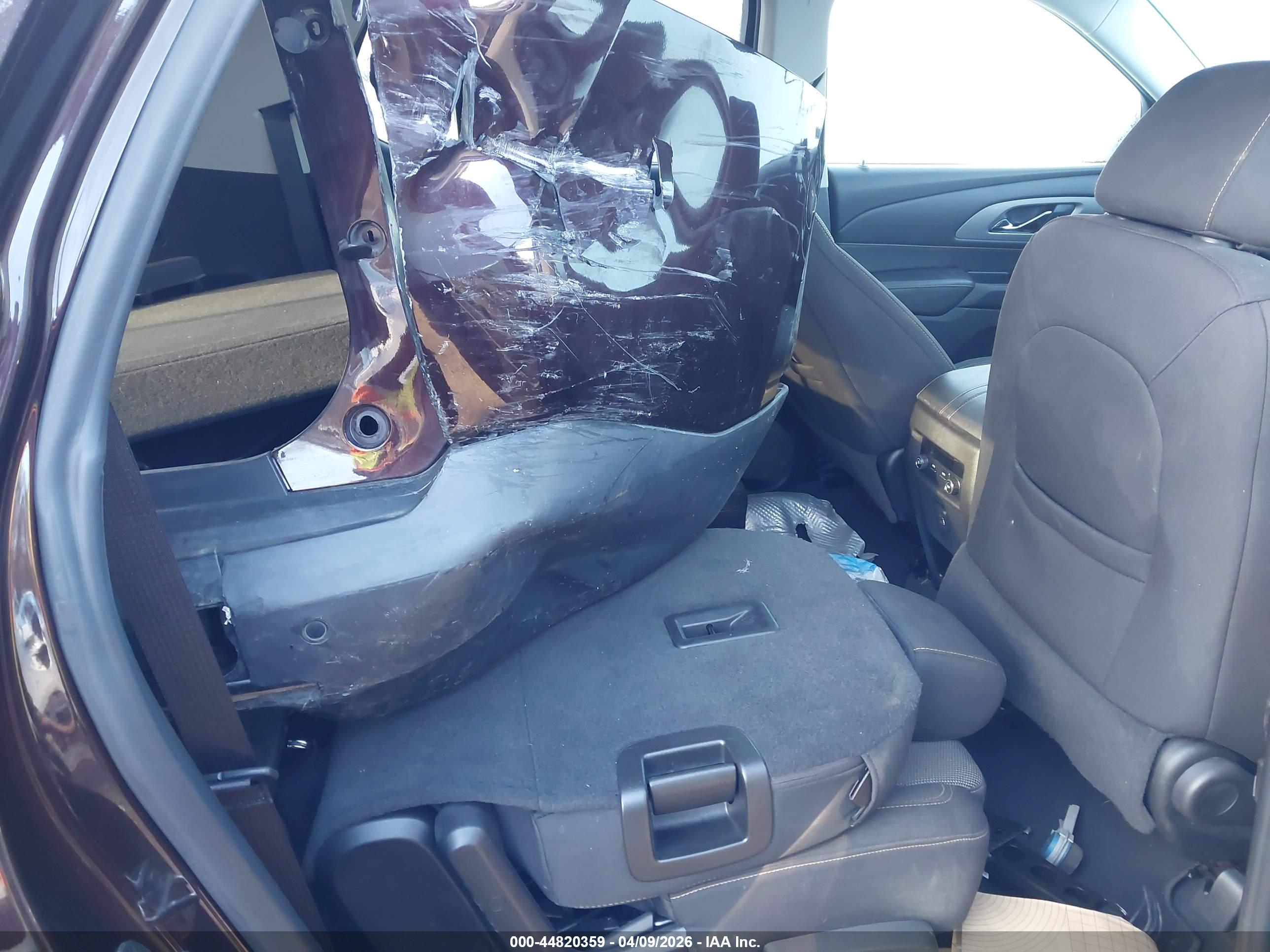 CHEVROLET TRAVERSE image 8