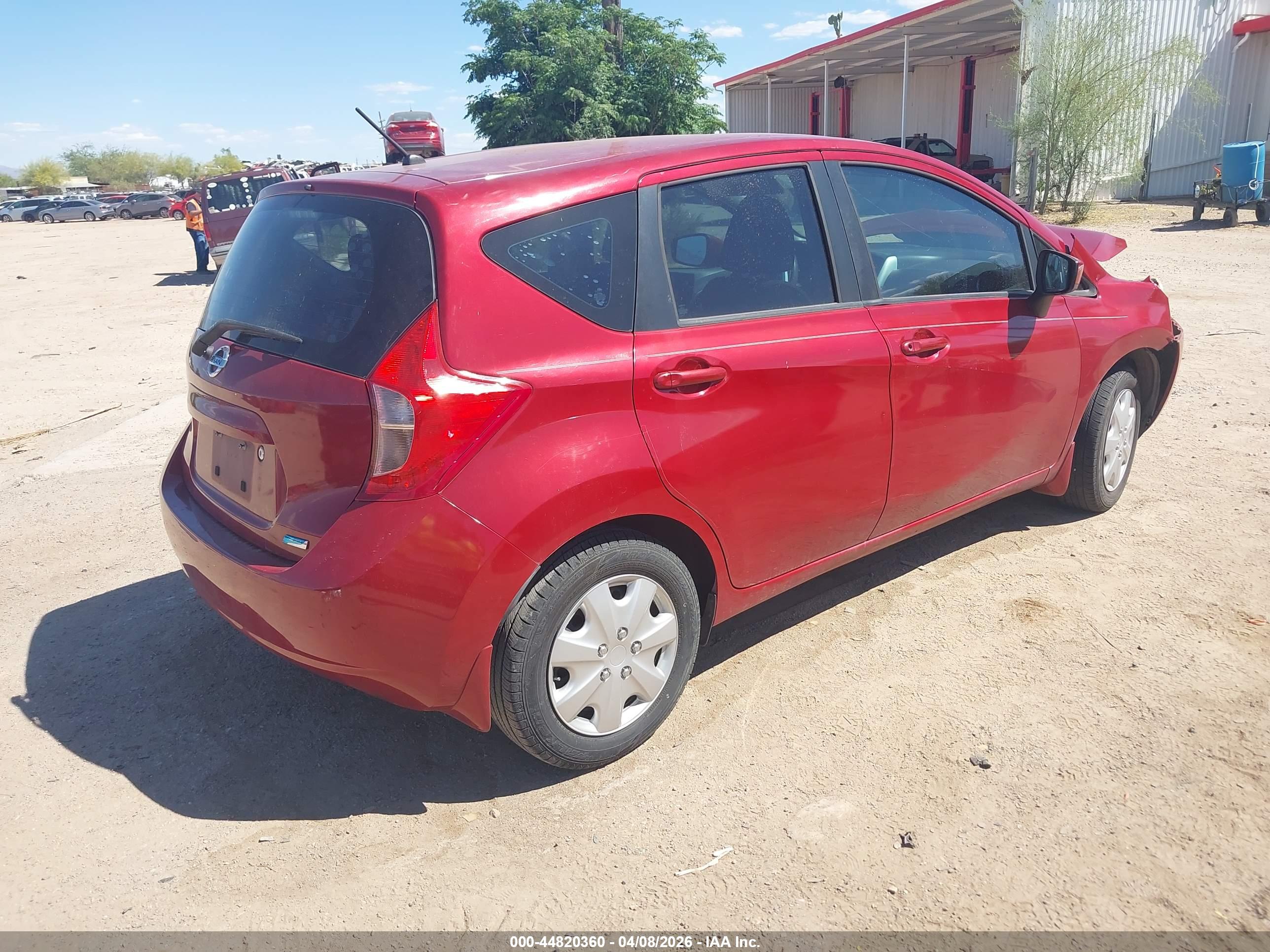 NISSAN VERSA image 4