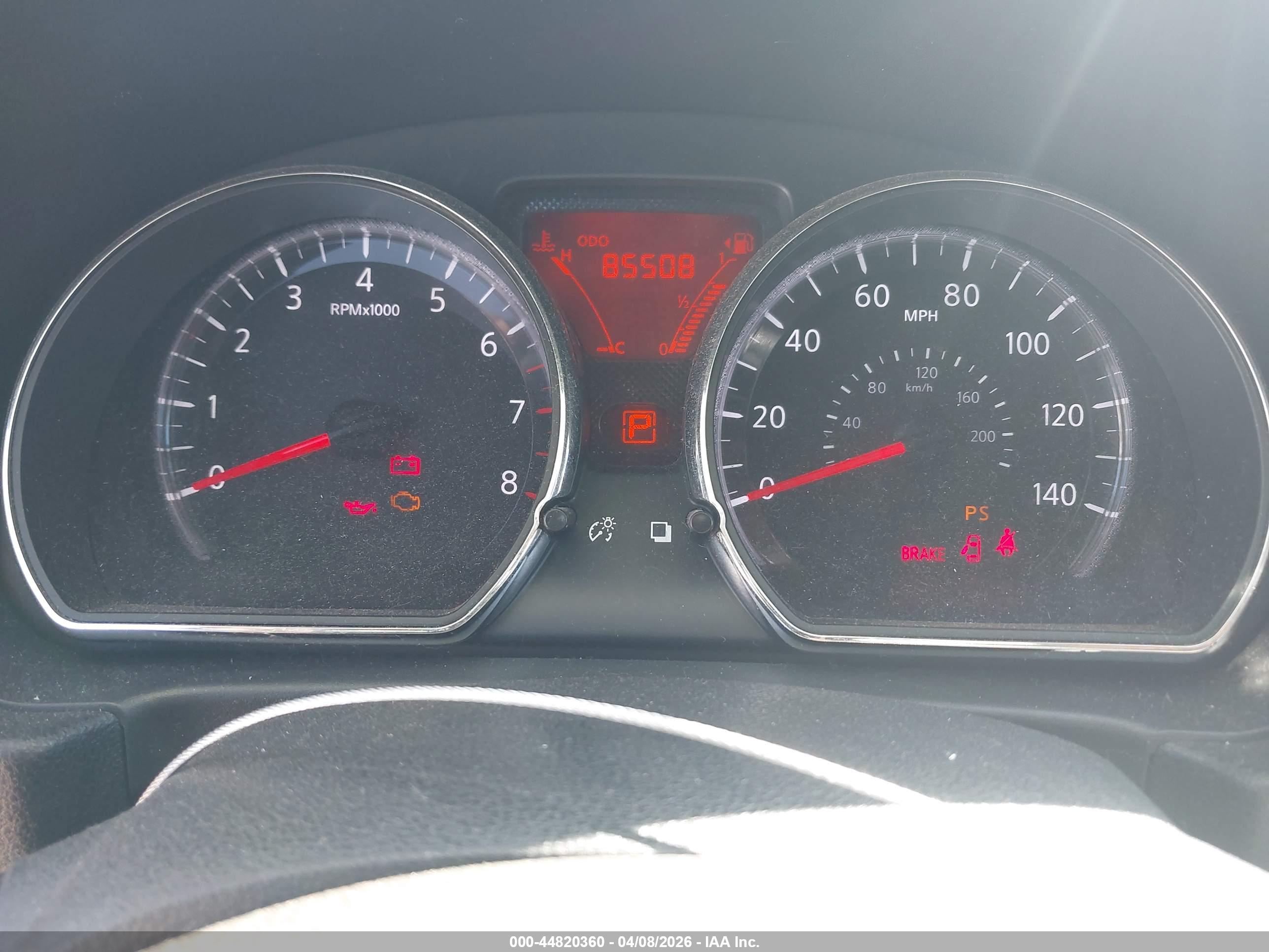 NISSAN VERSA image 7