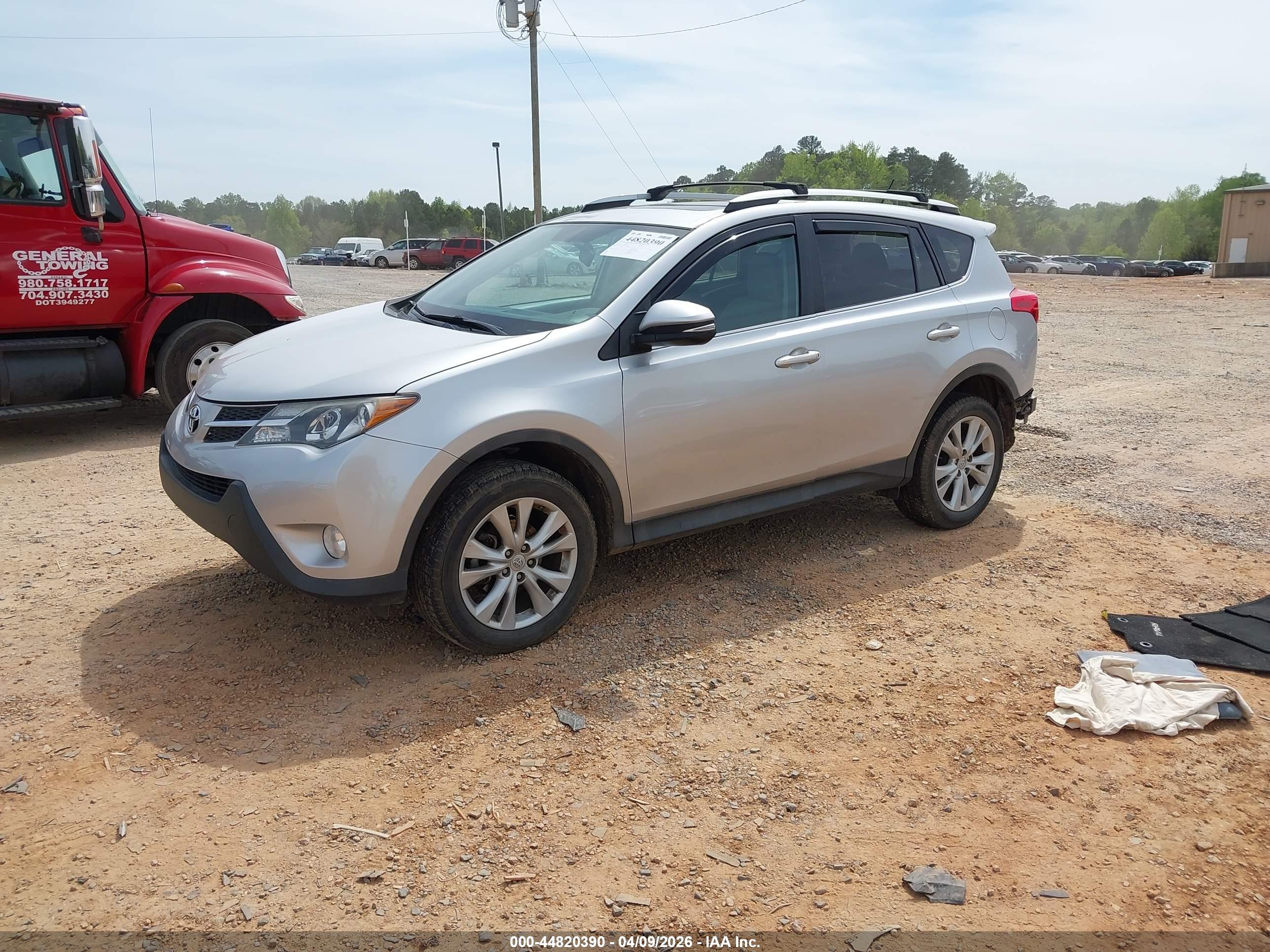 TOYOTA RAV4 image 2