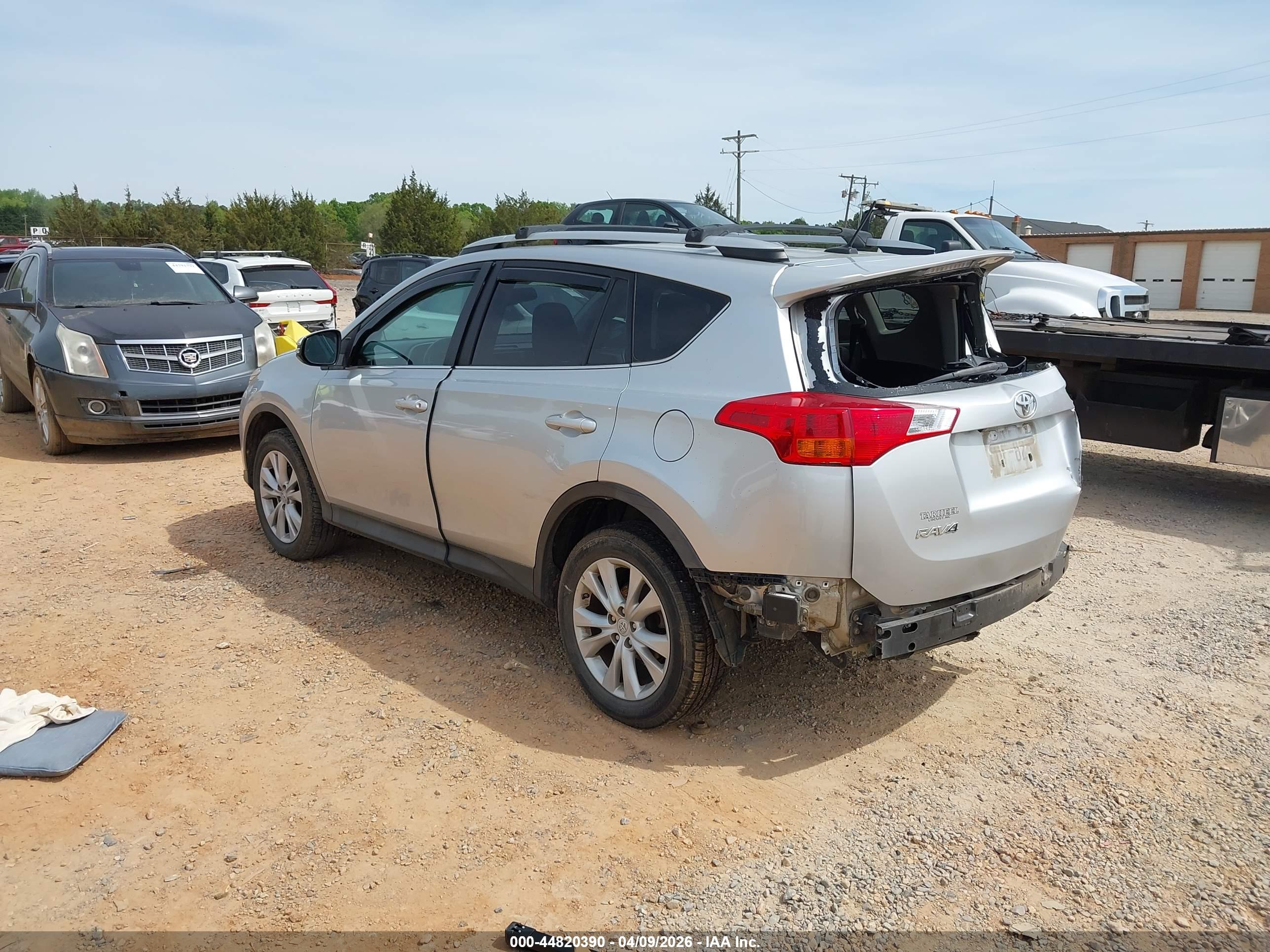 TOYOTA RAV4 image 3