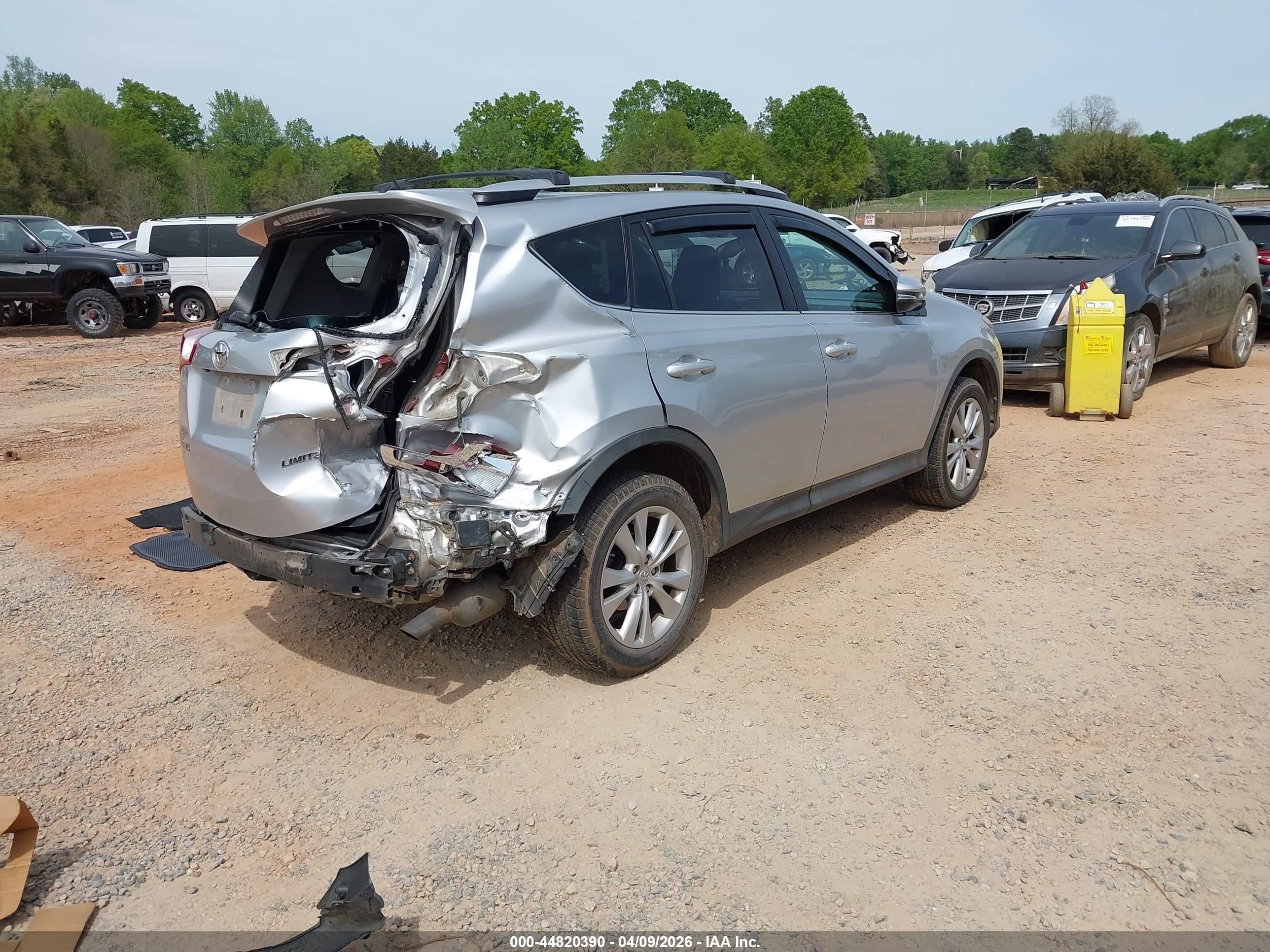 TOYOTA RAV4 image 4