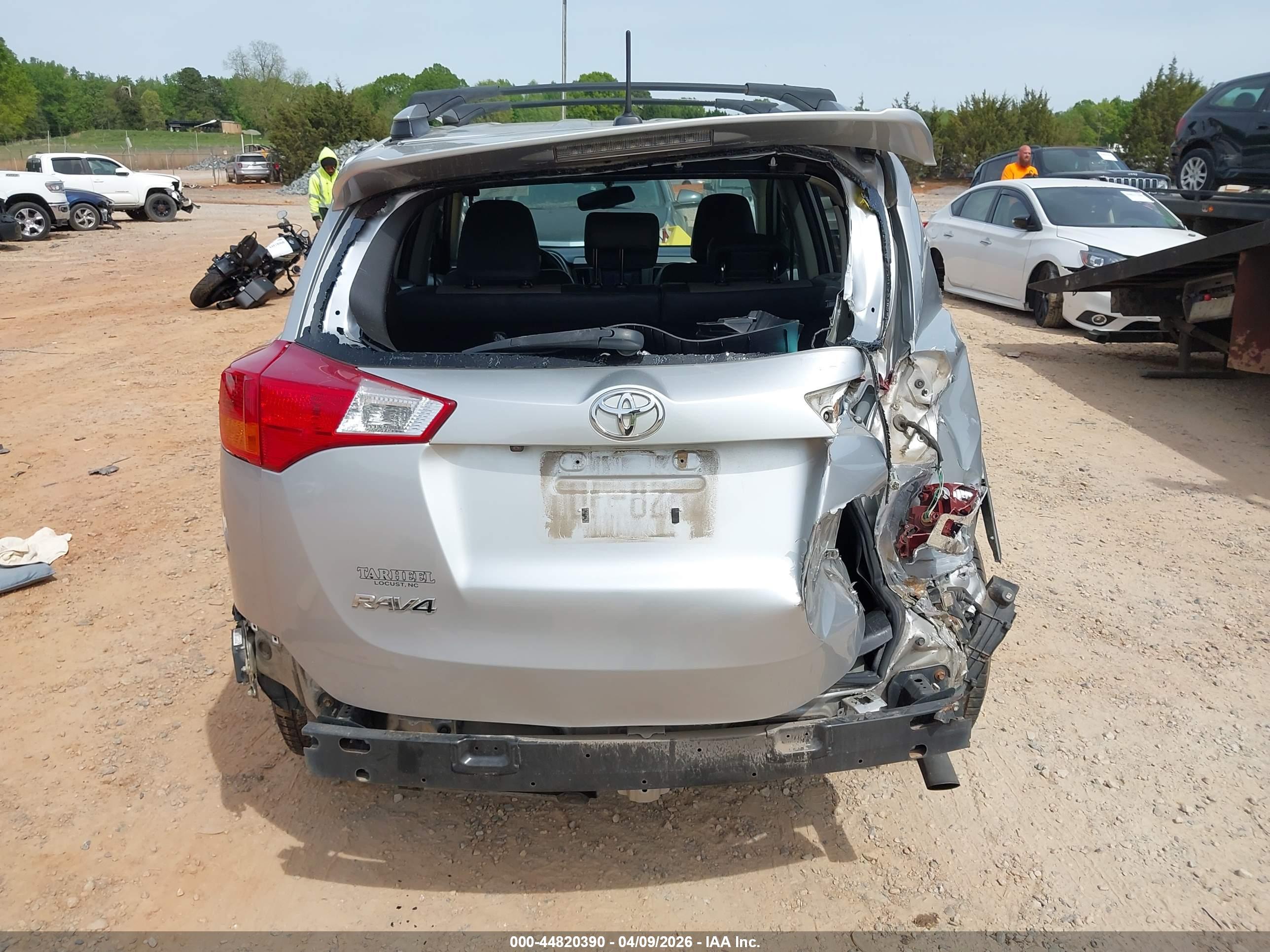 TOYOTA RAV4 image 6