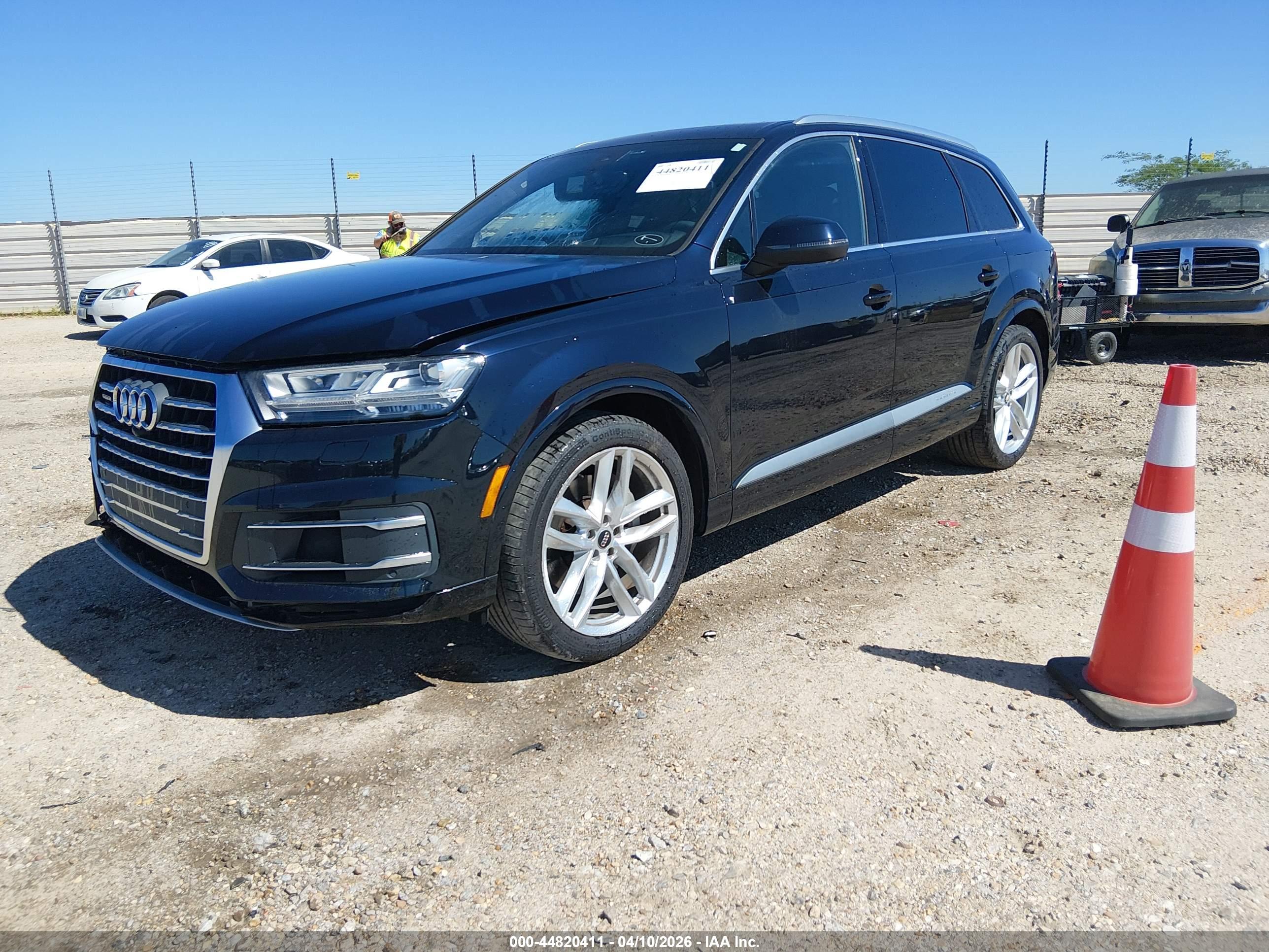 AUDI Q7 image 2
