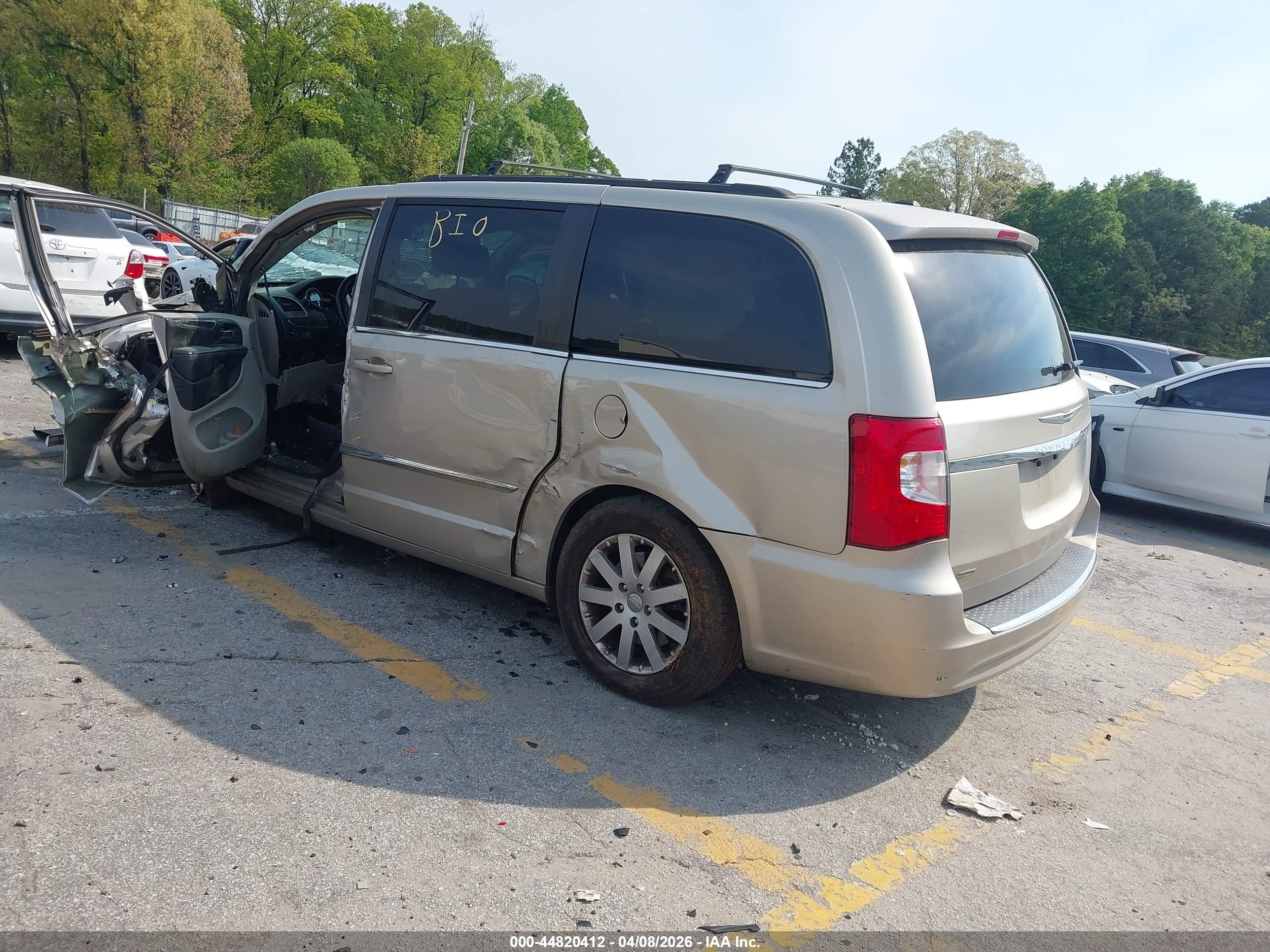 CHRYSLER TOWN image 3