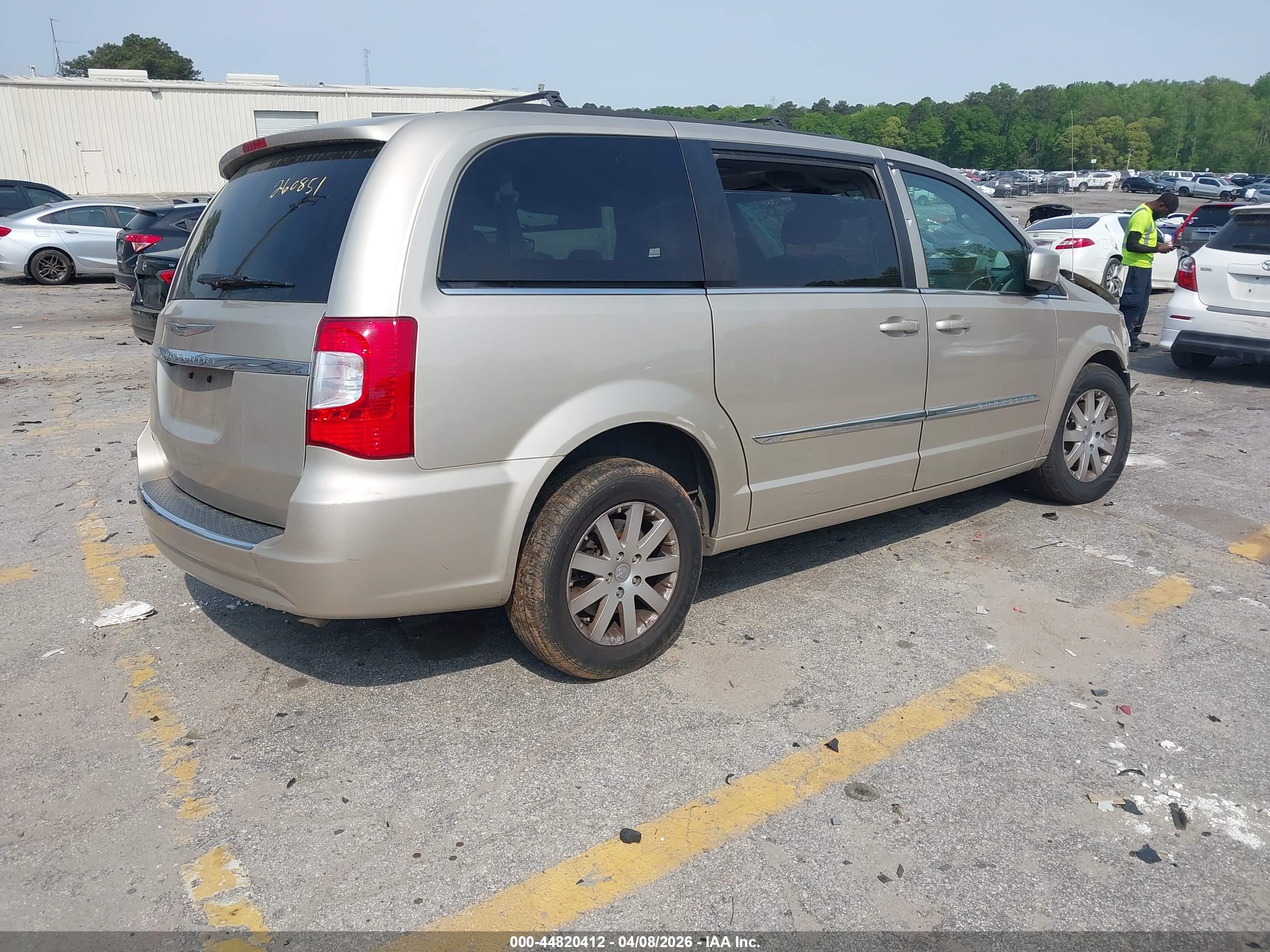 CHRYSLER TOWN image 4