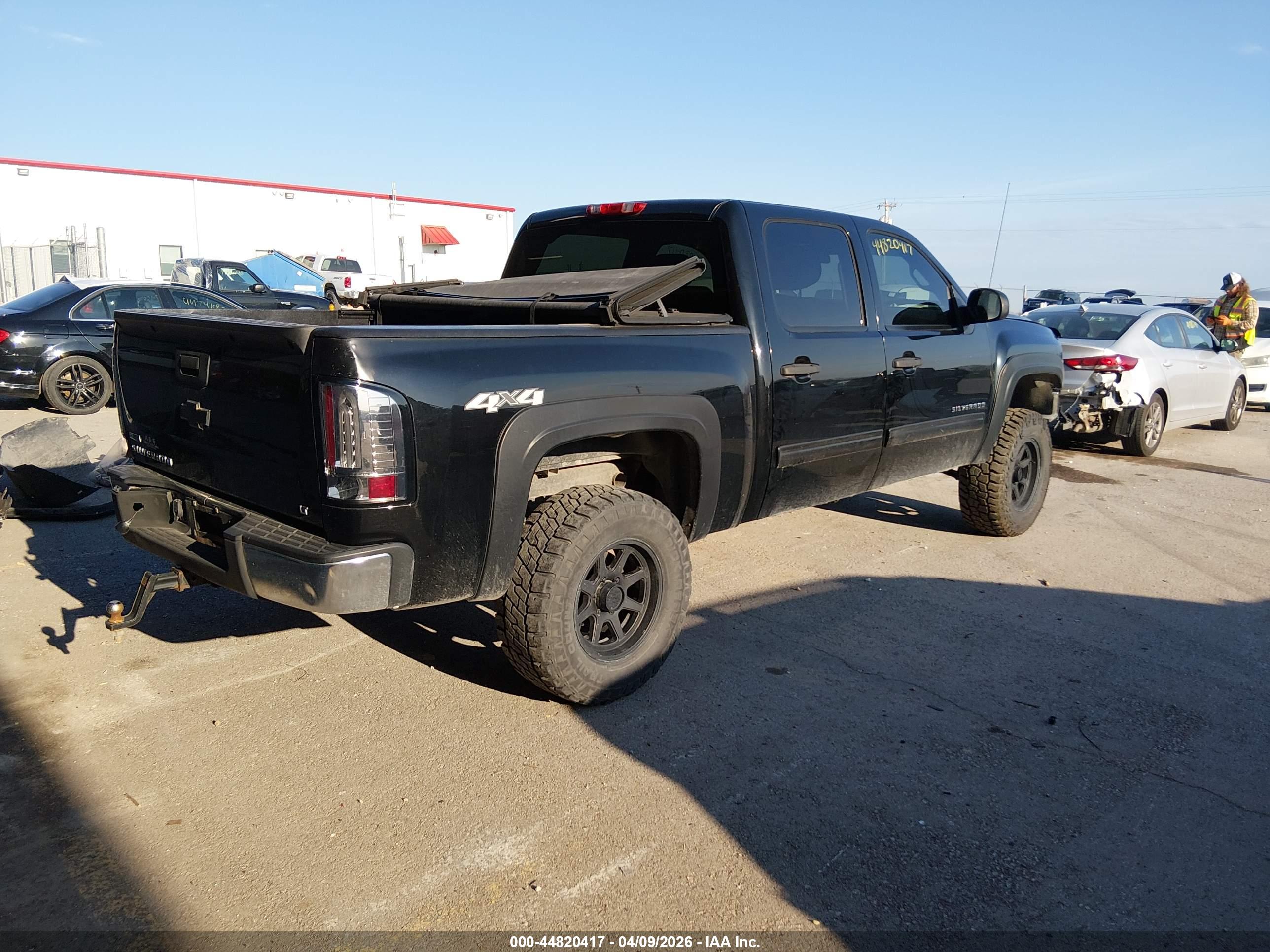 CHEVROLET SILVERADO image 4