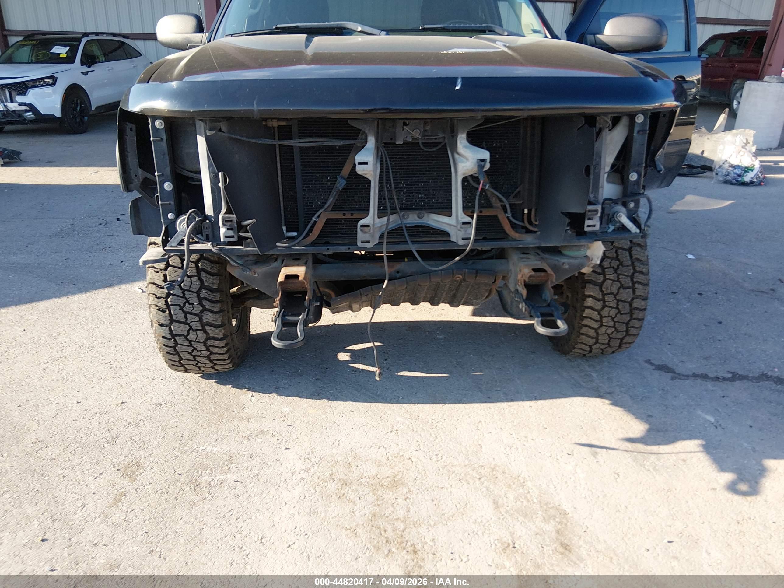 CHEVROLET SILVERADO image 6