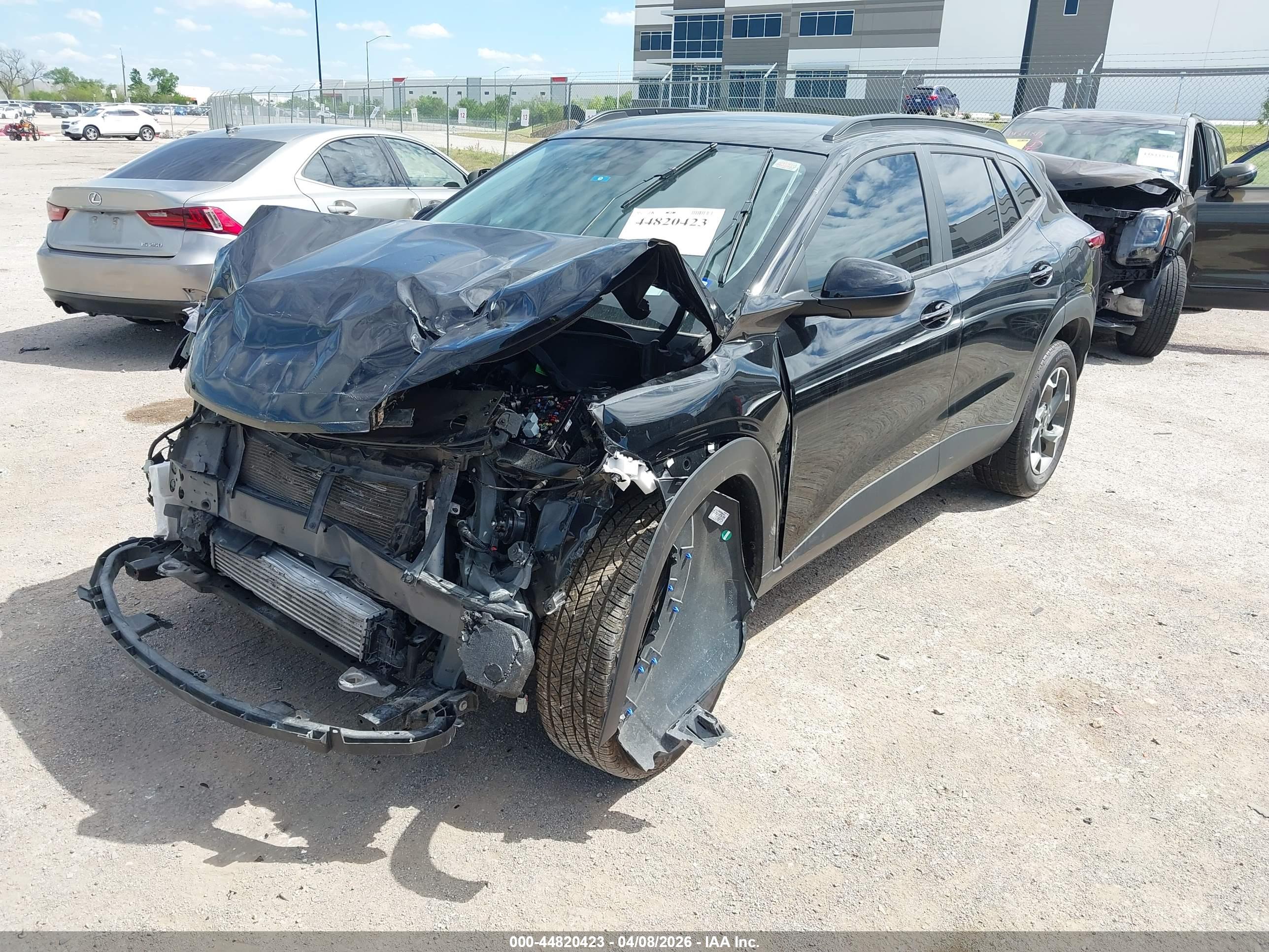 CHEVROLET TRAX image 2