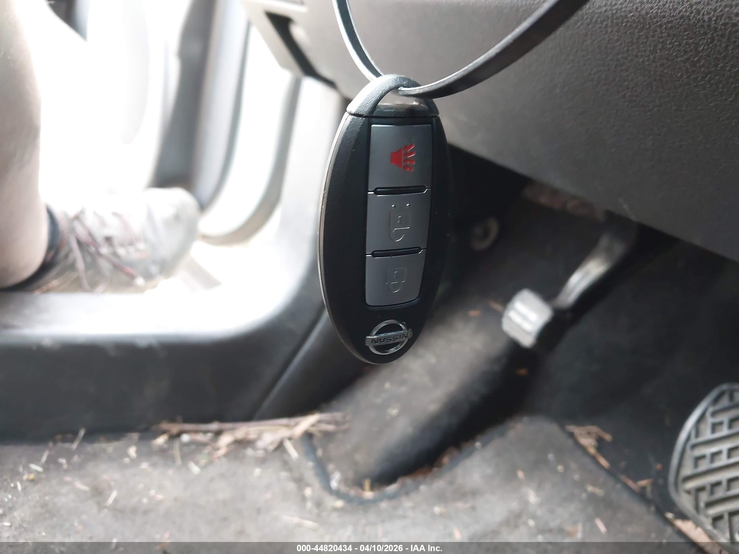 NISSAN ROGUE image 11