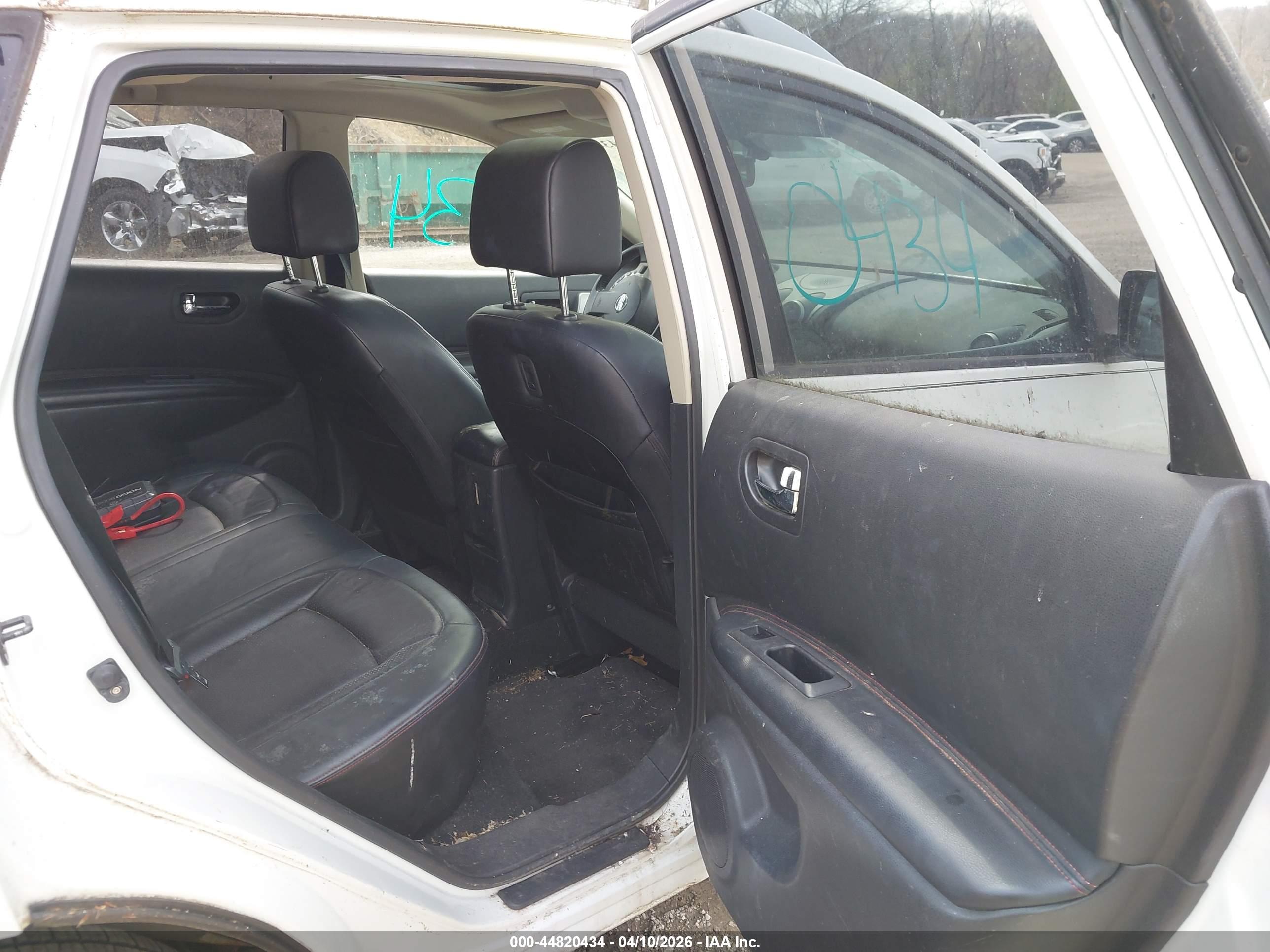 NISSAN ROGUE image 8