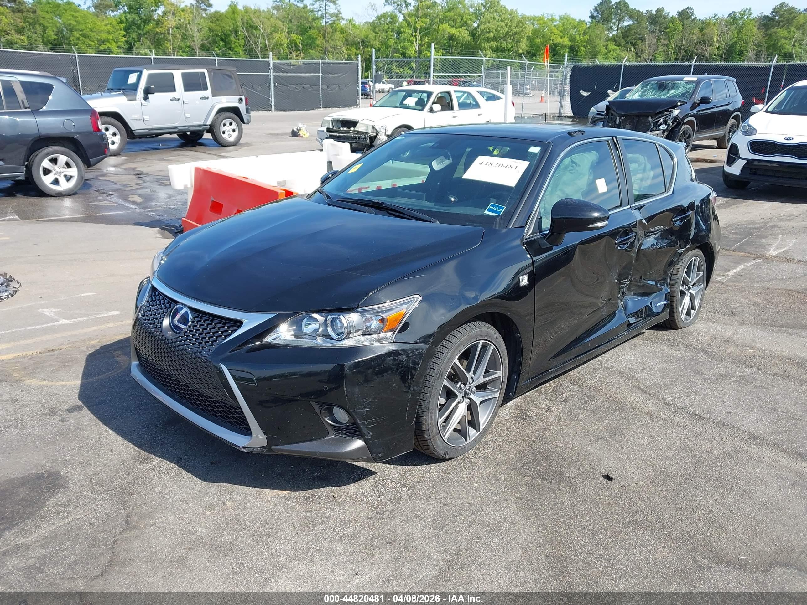 LEXUS CT image 2