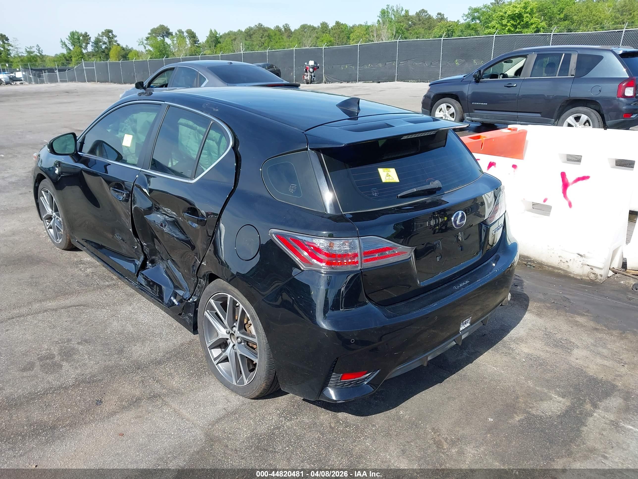 LEXUS CT image 3