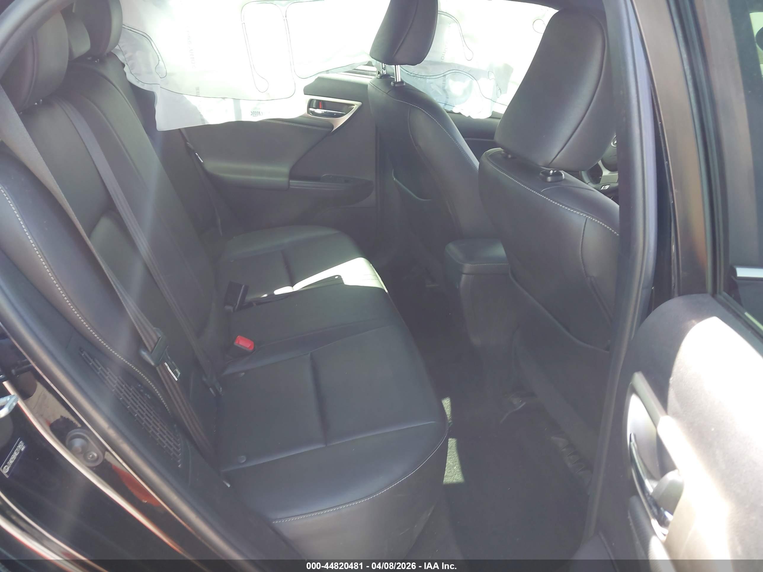 LEXUS CT image 8