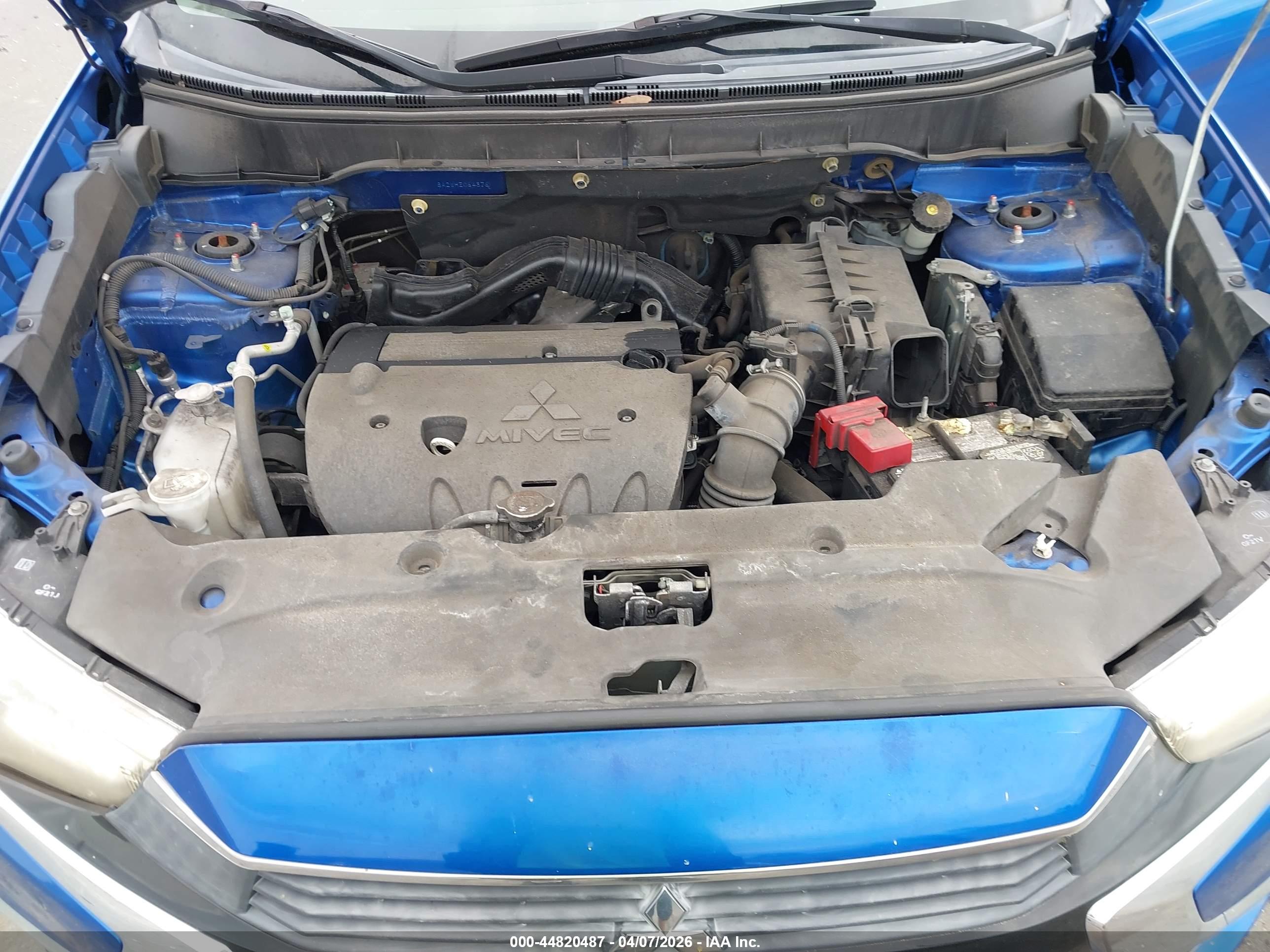 MITSUBISHI OUTLANDER image 10