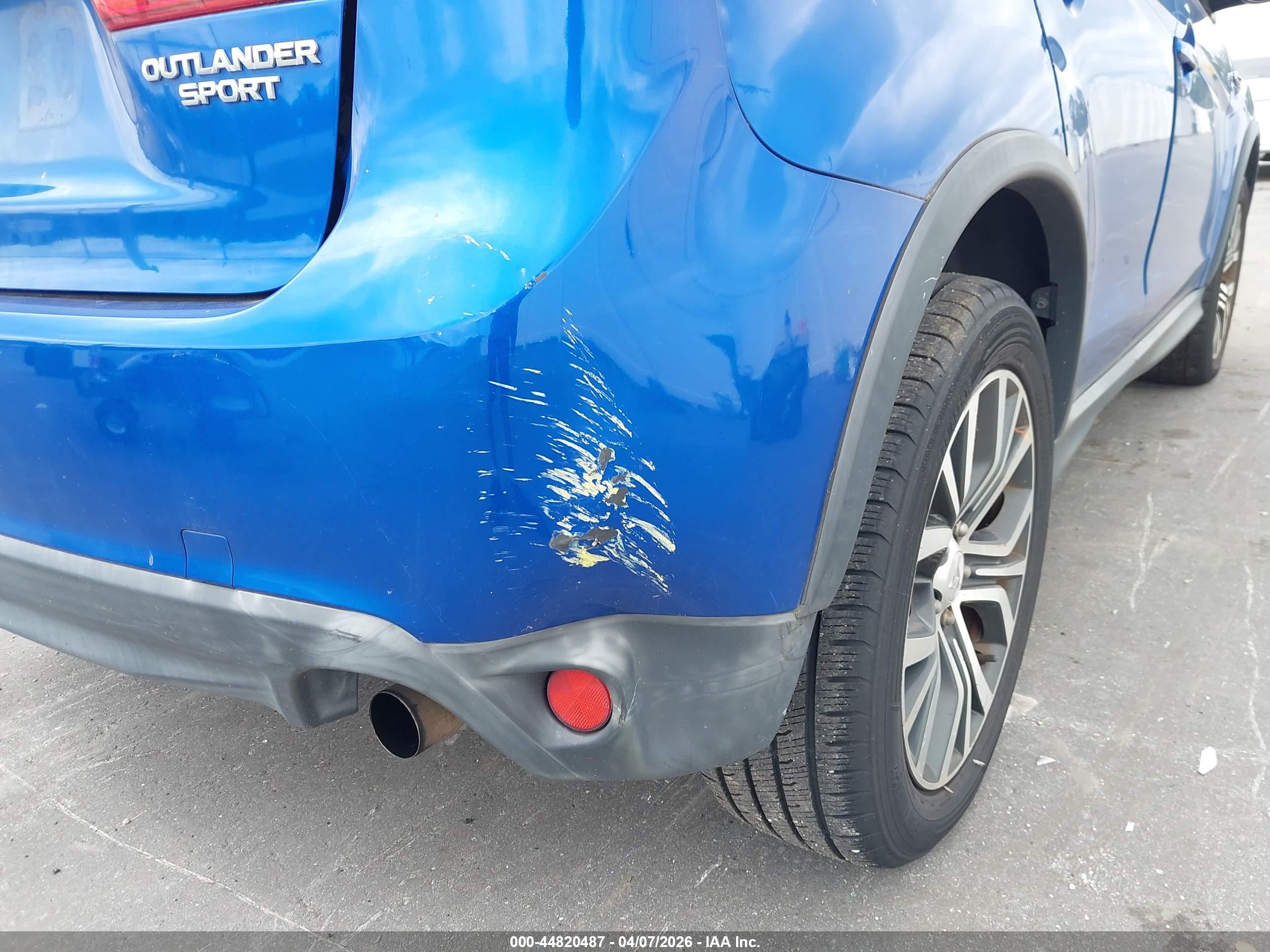 MITSUBISHI OUTLANDER image 6