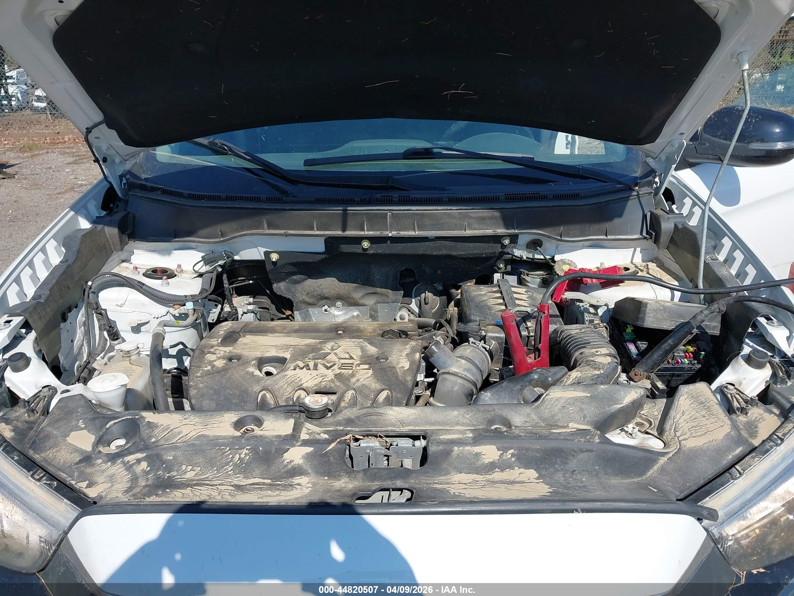 MITSUBISHI OUTLANDER image 10