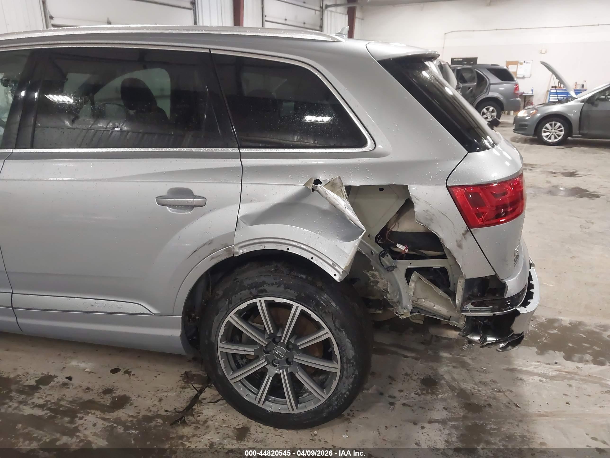 AUDI Q7 image 6