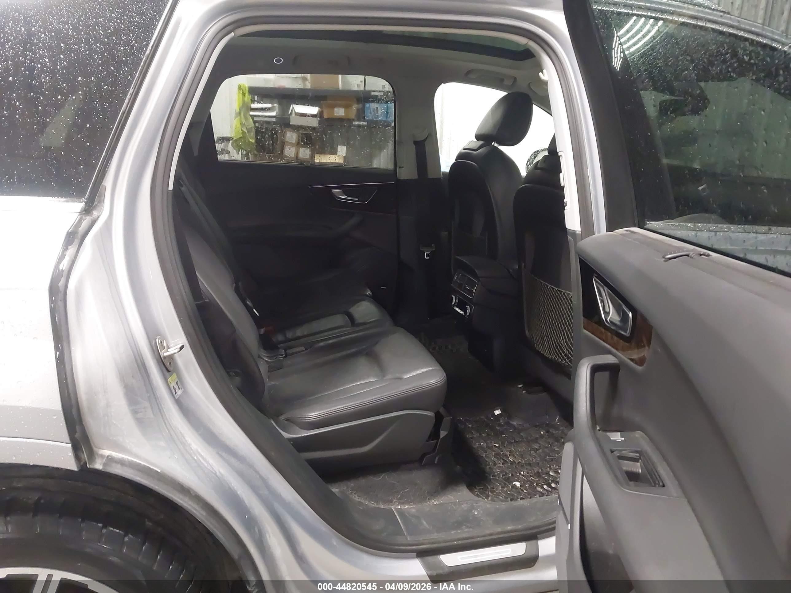AUDI Q7 image 8
