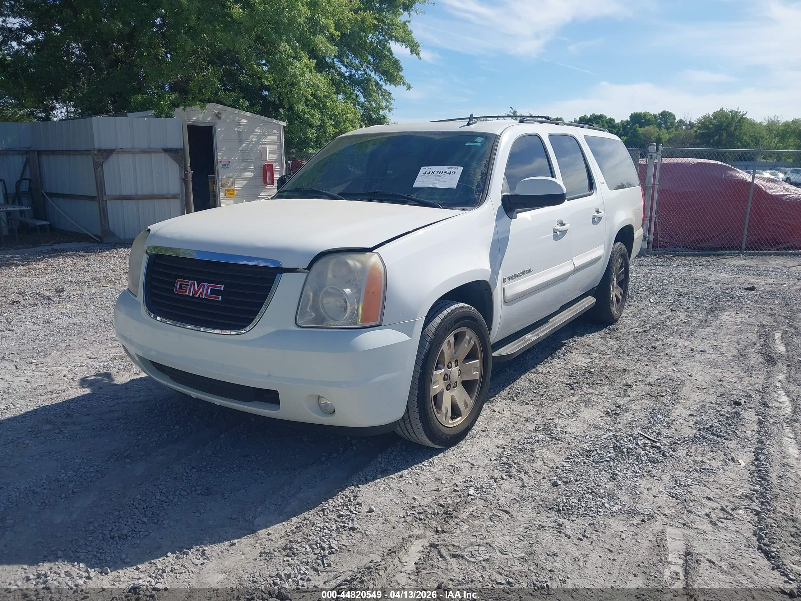GMC YUKON image 2