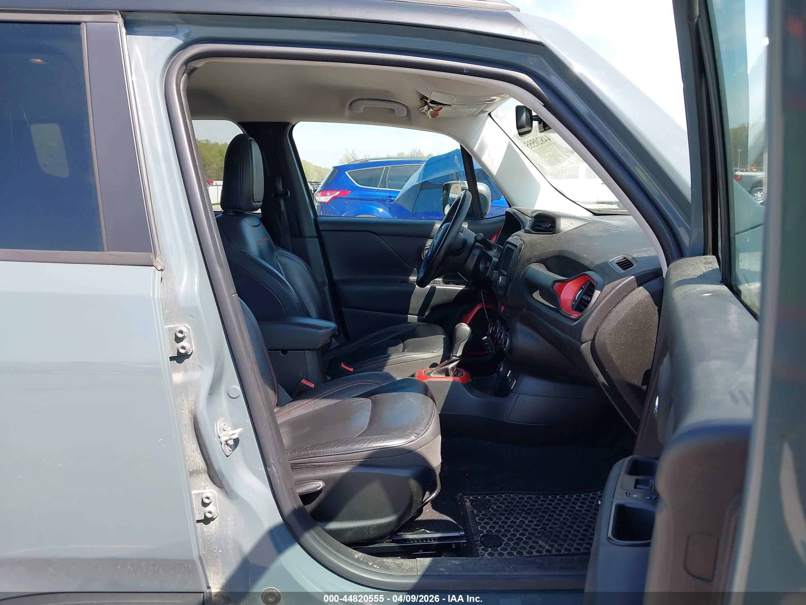 JEEP RENEGADE image 5