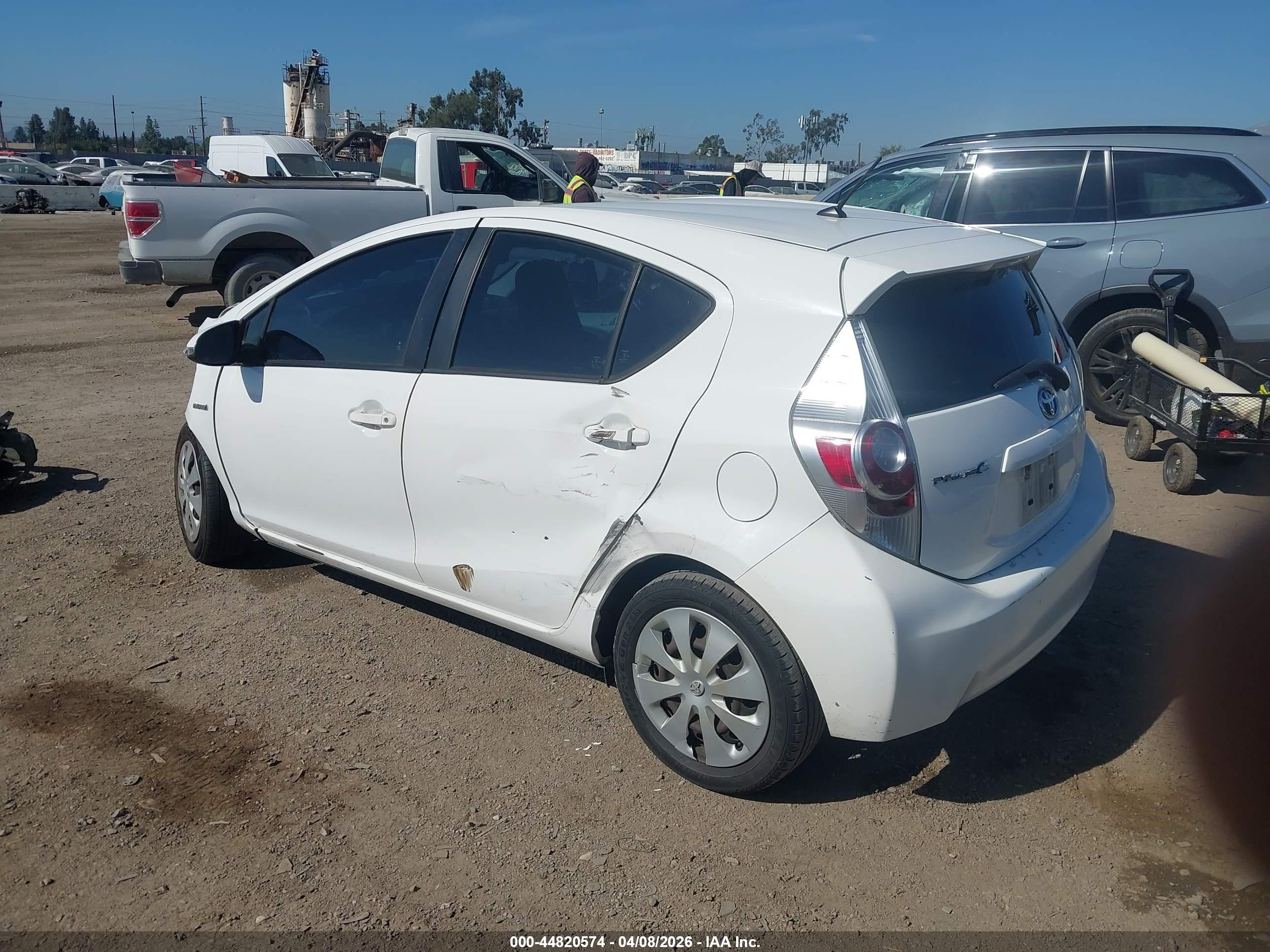 TOYOTA PRIUS image 3