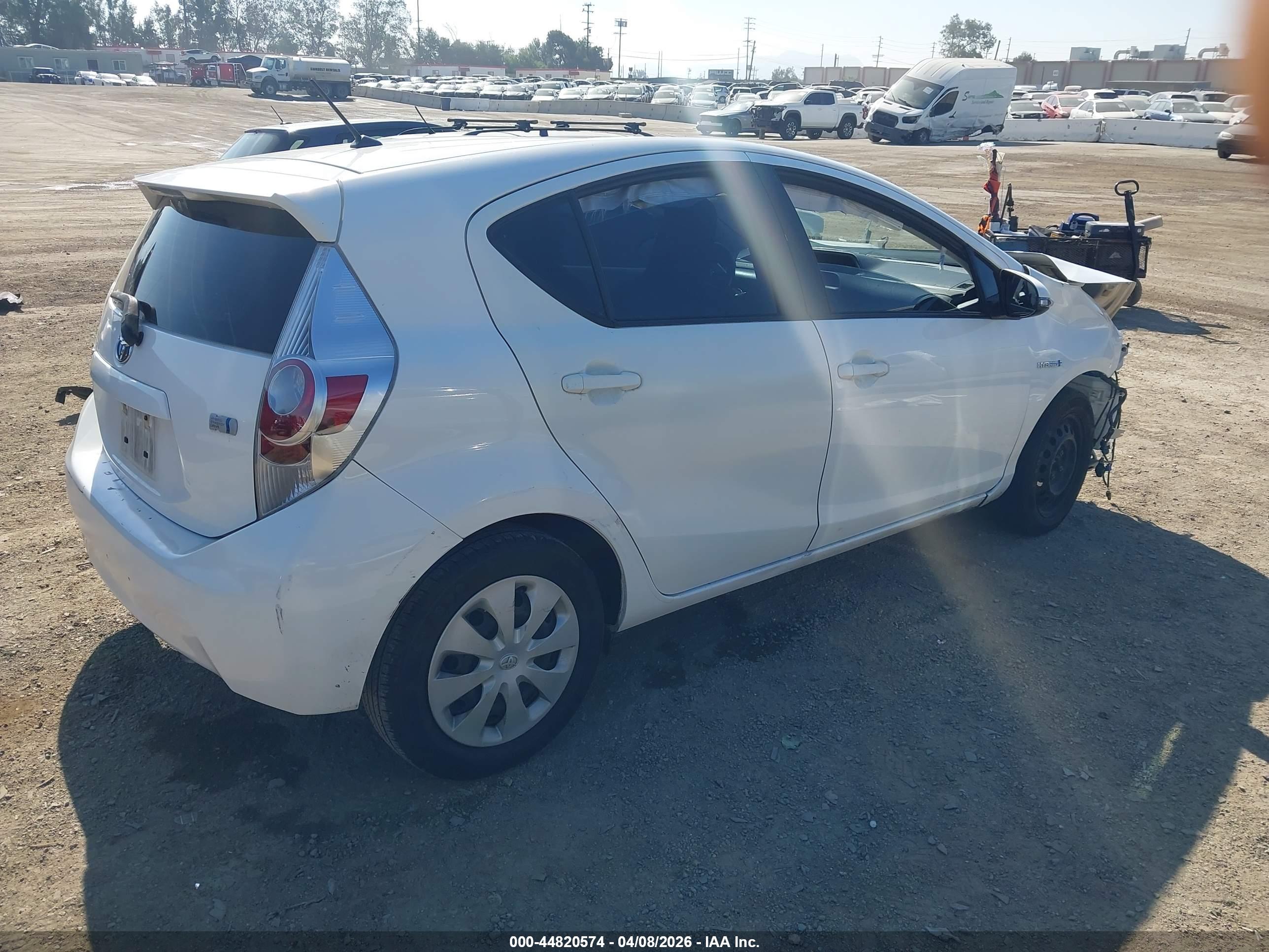 TOYOTA PRIUS image 4