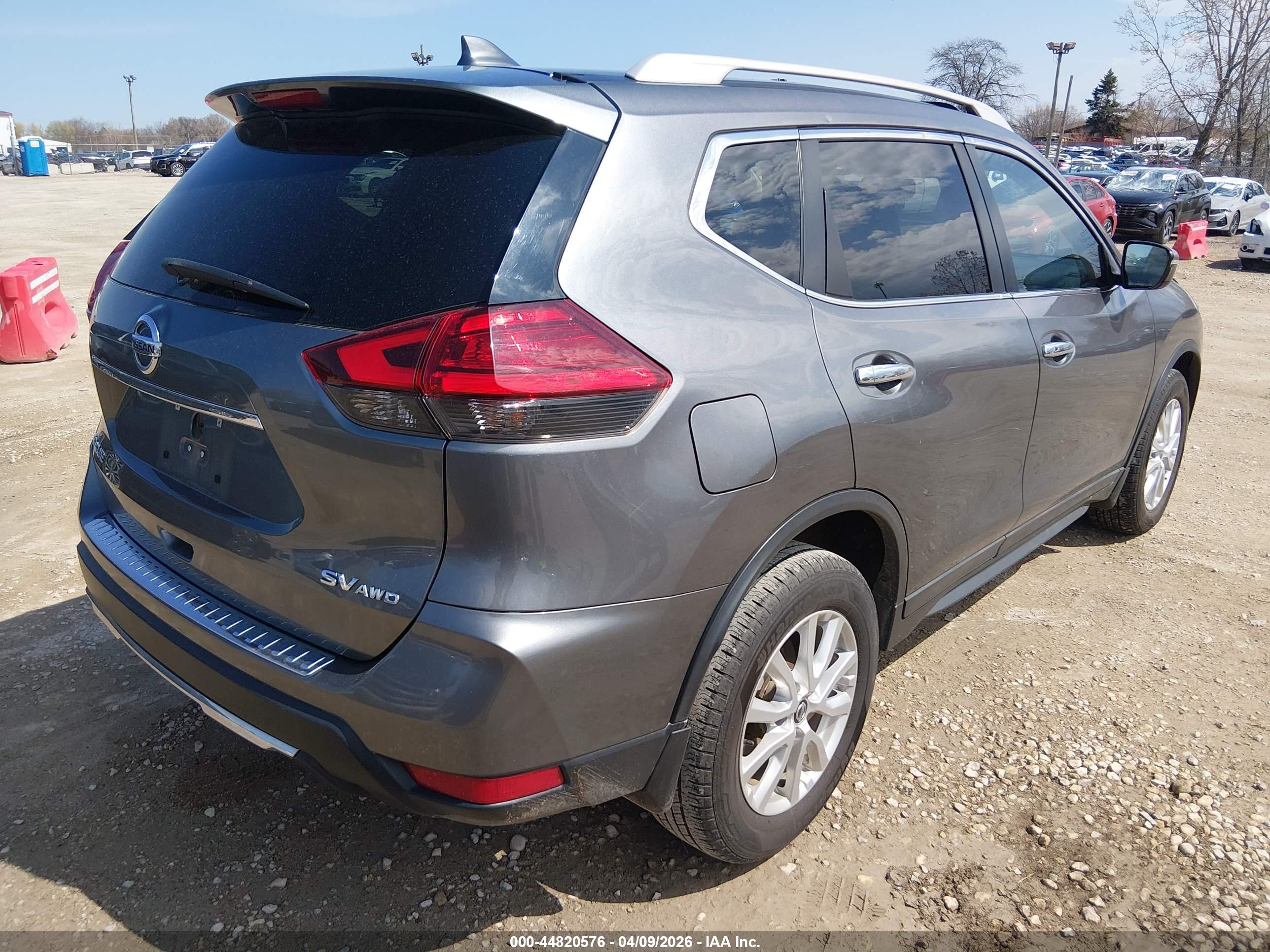 NISSAN ROGUE image 4