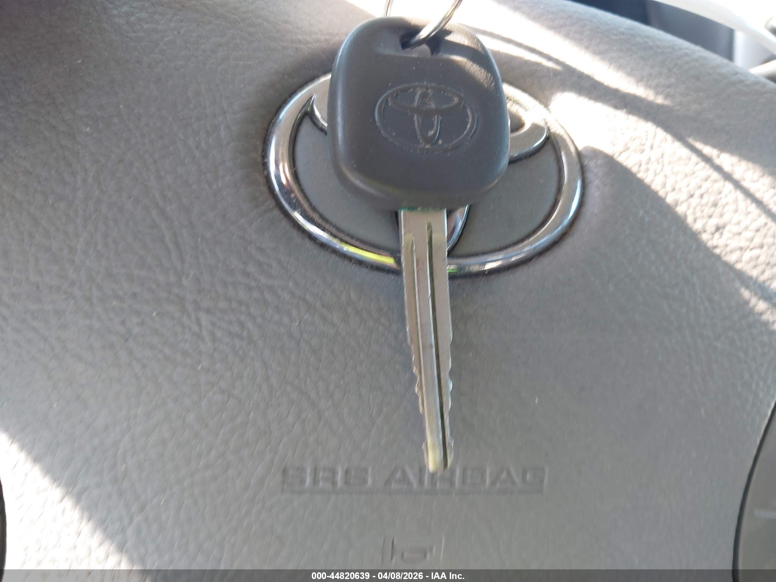 TOYOTA SIENNA image 11