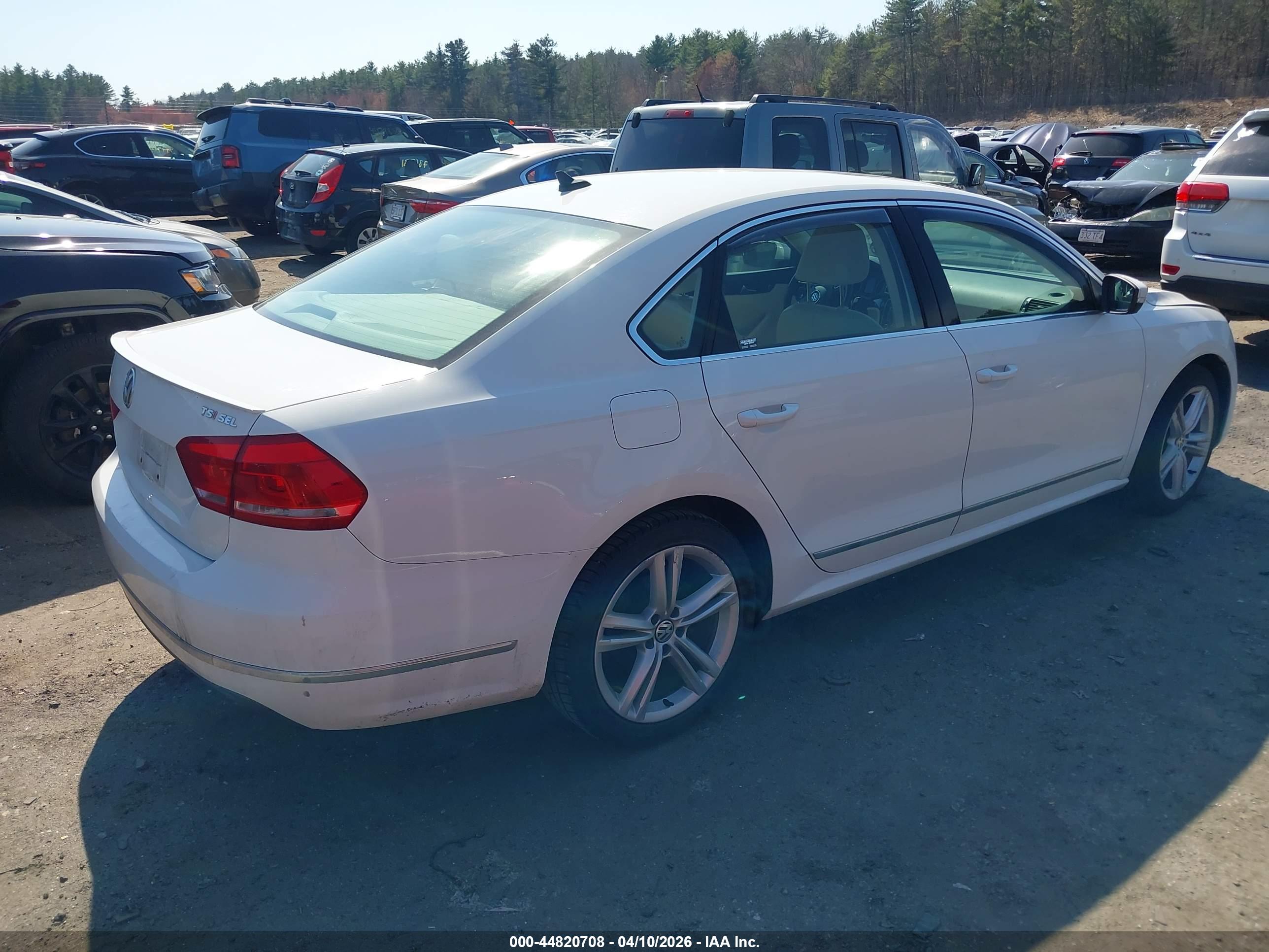 VOLKSWAGEN PASSAT image 4