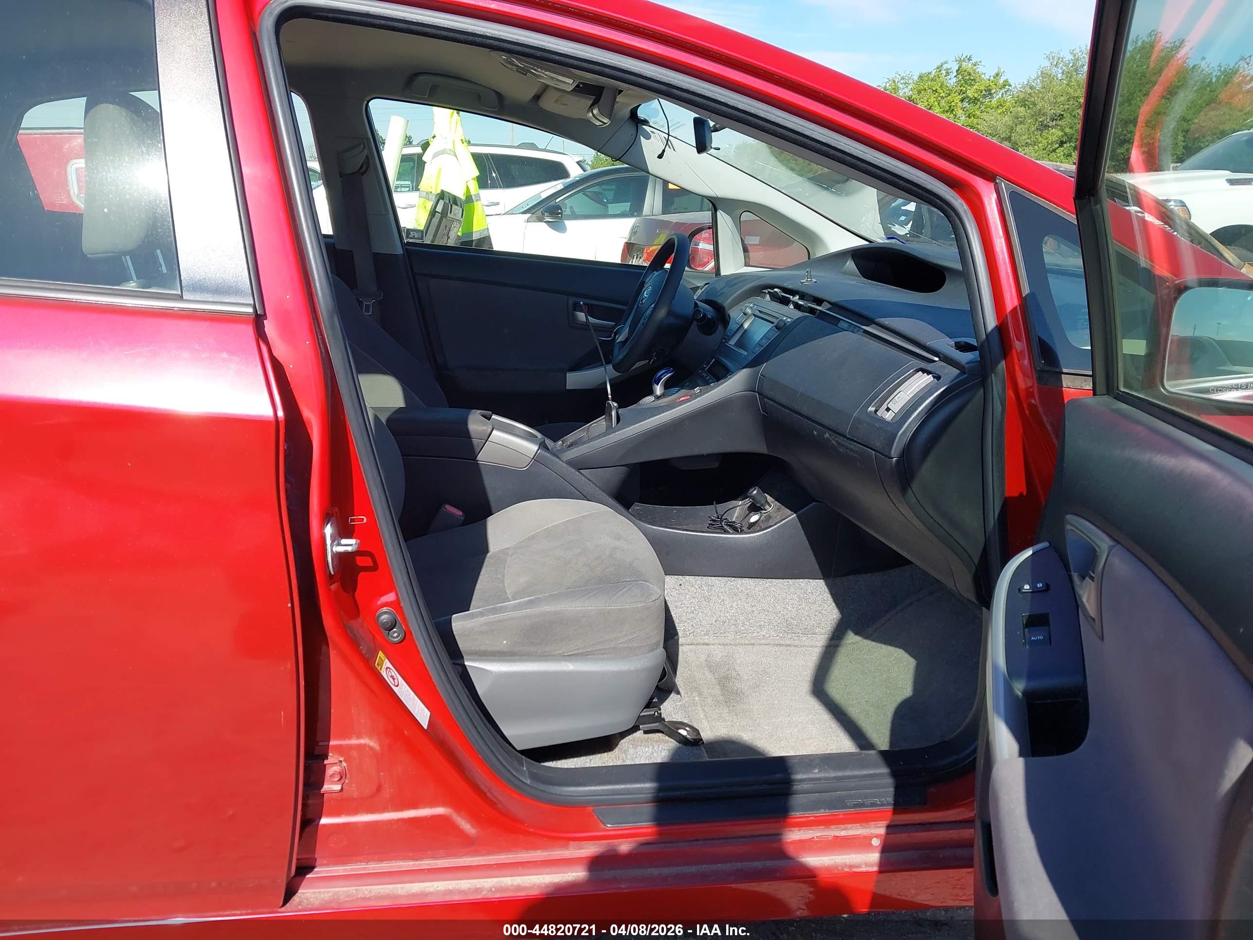 TOYOTA PRIUS image 5