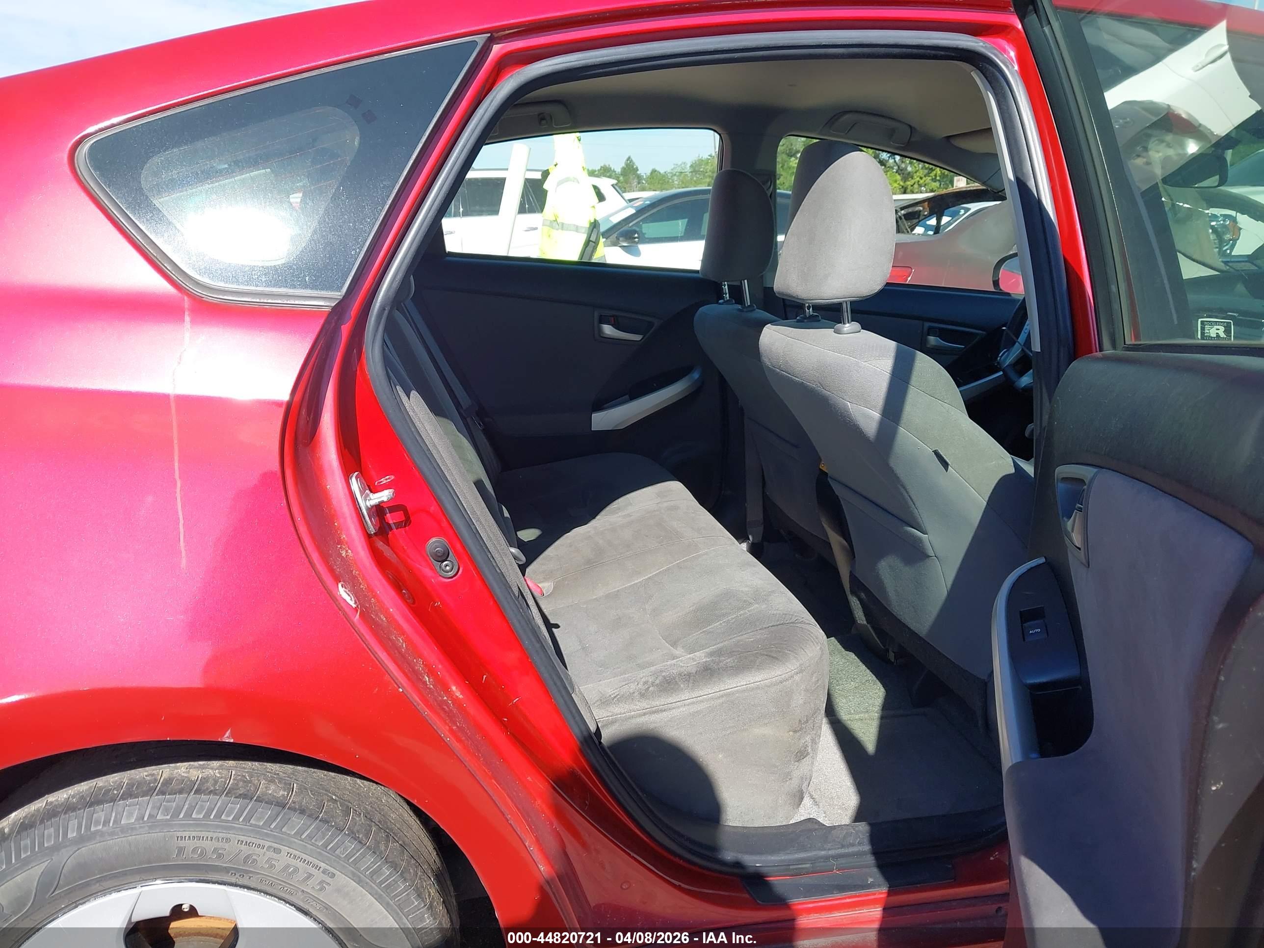 TOYOTA PRIUS image 8