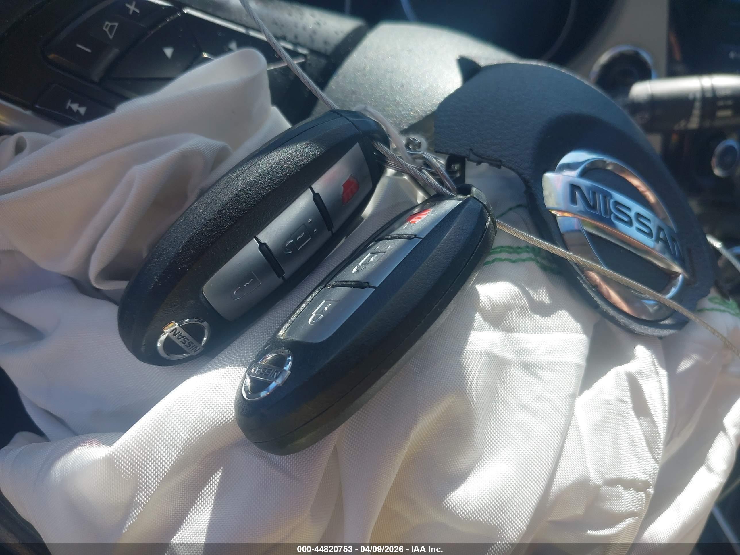 NISSAN ROGUE image 11