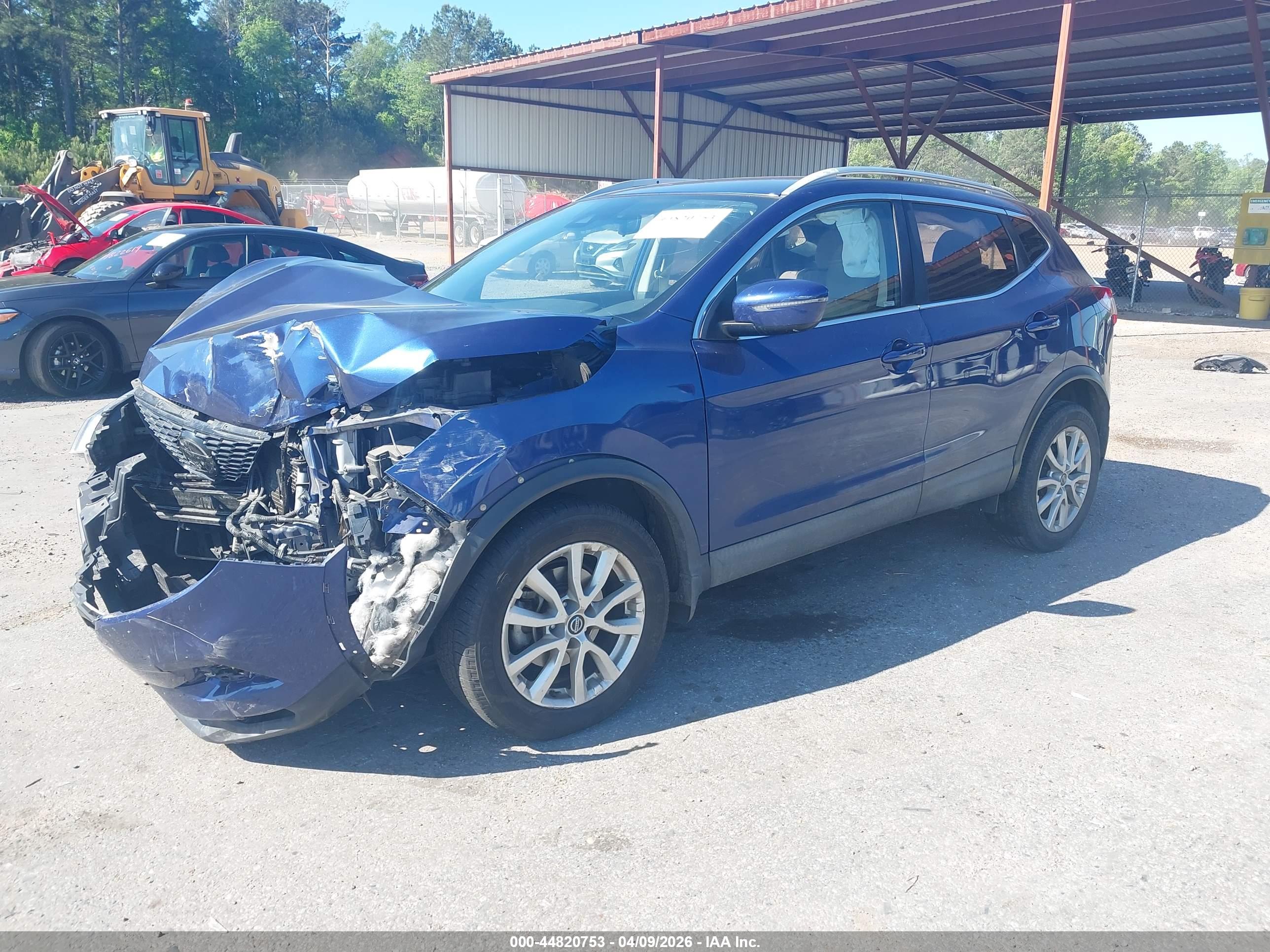 NISSAN ROGUE image 2