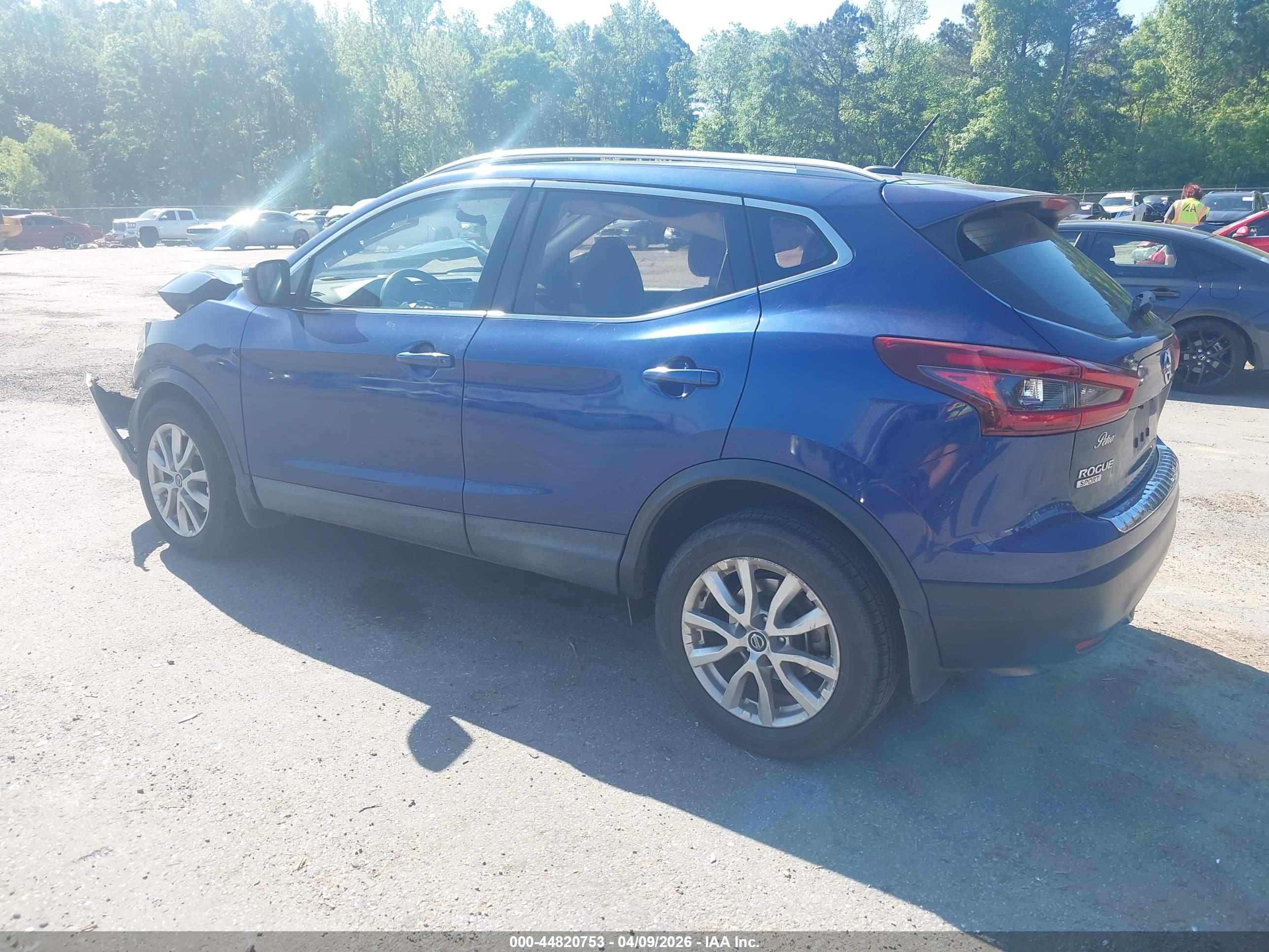 NISSAN ROGUE image 3