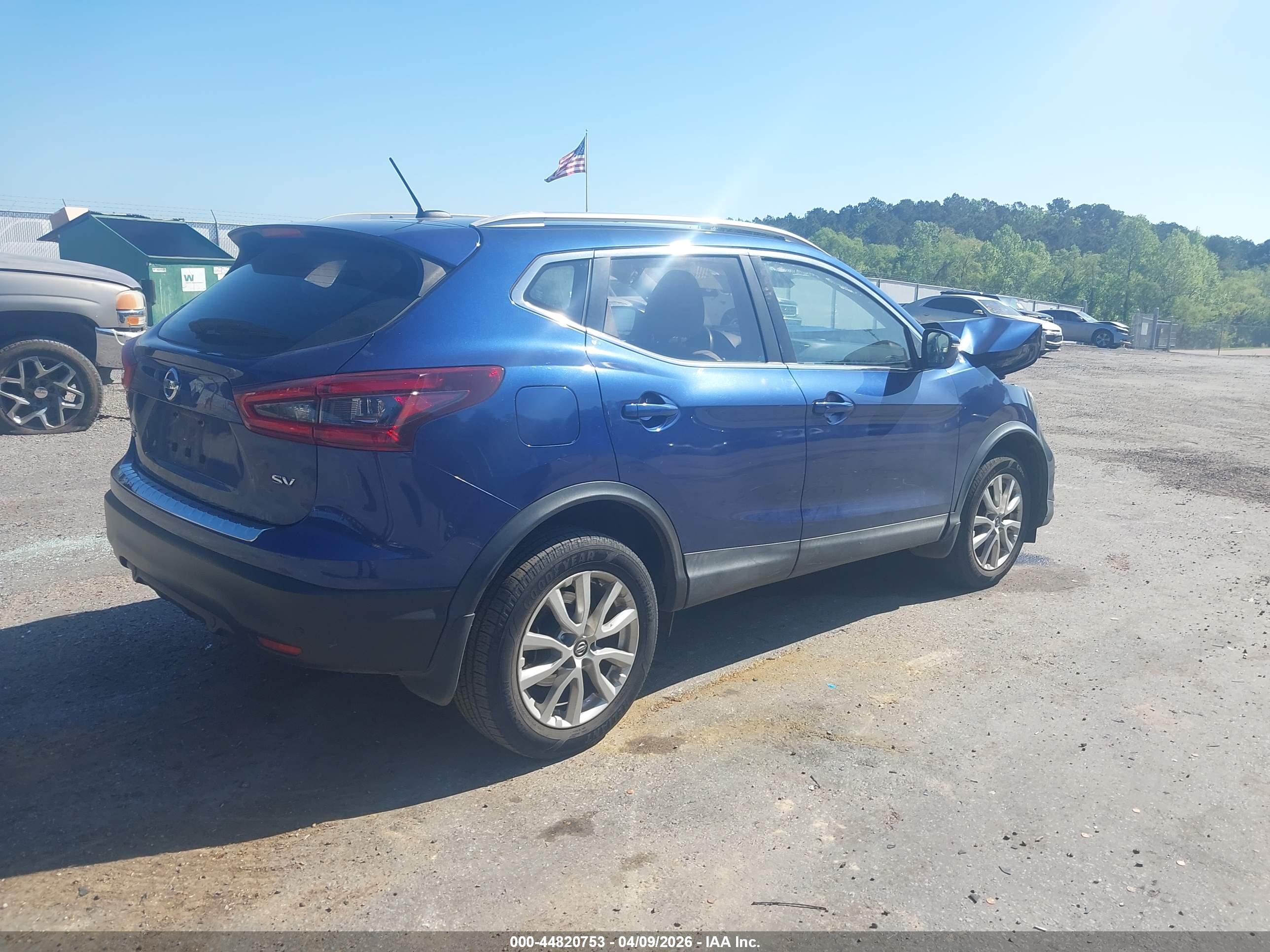 NISSAN ROGUE image 4