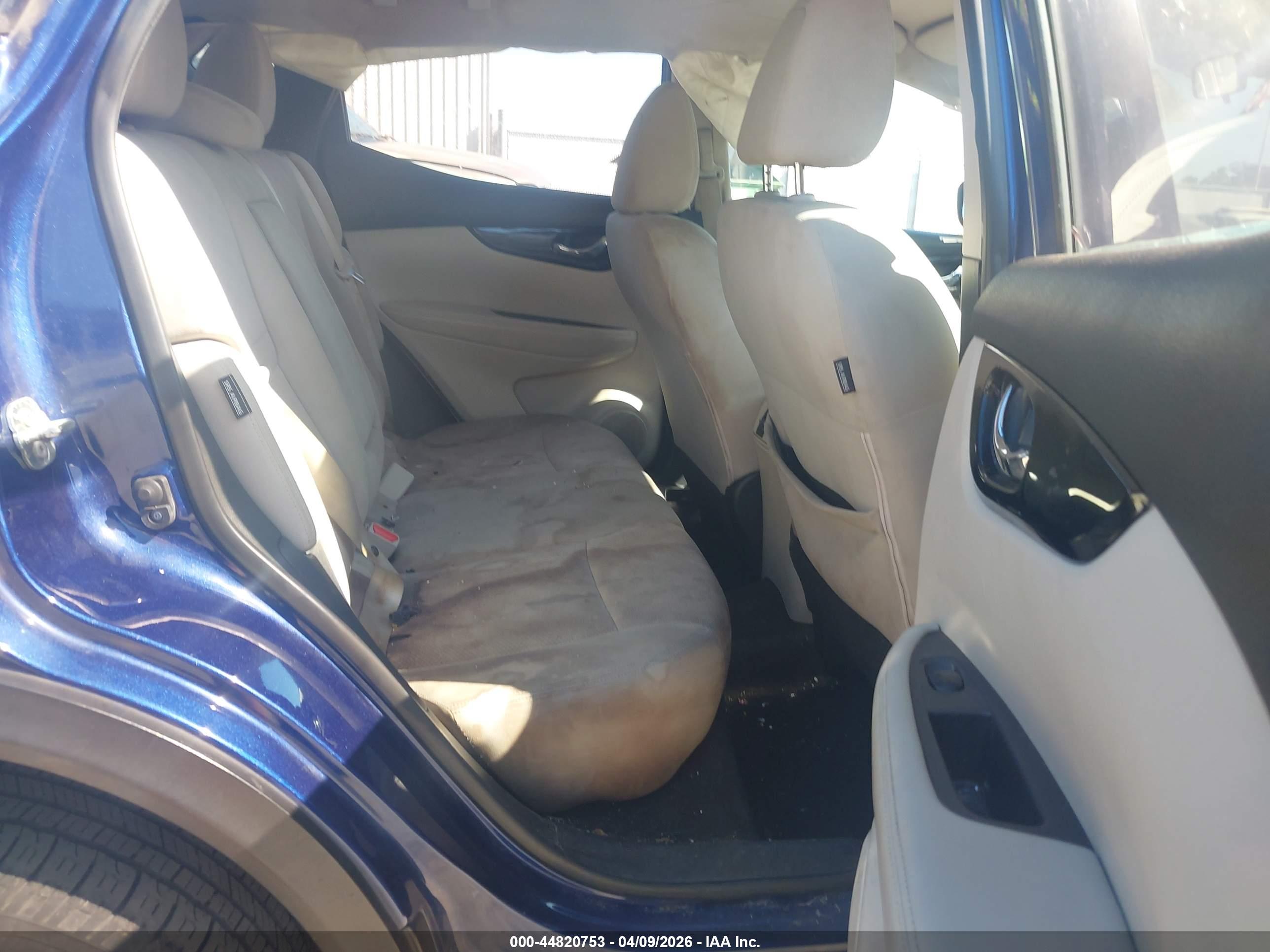 NISSAN ROGUE image 8