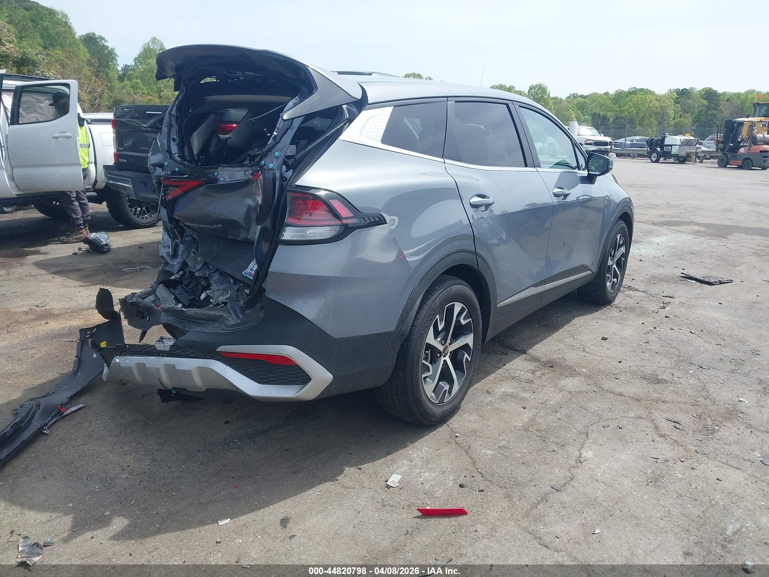 KIA SPORTAGE image 4