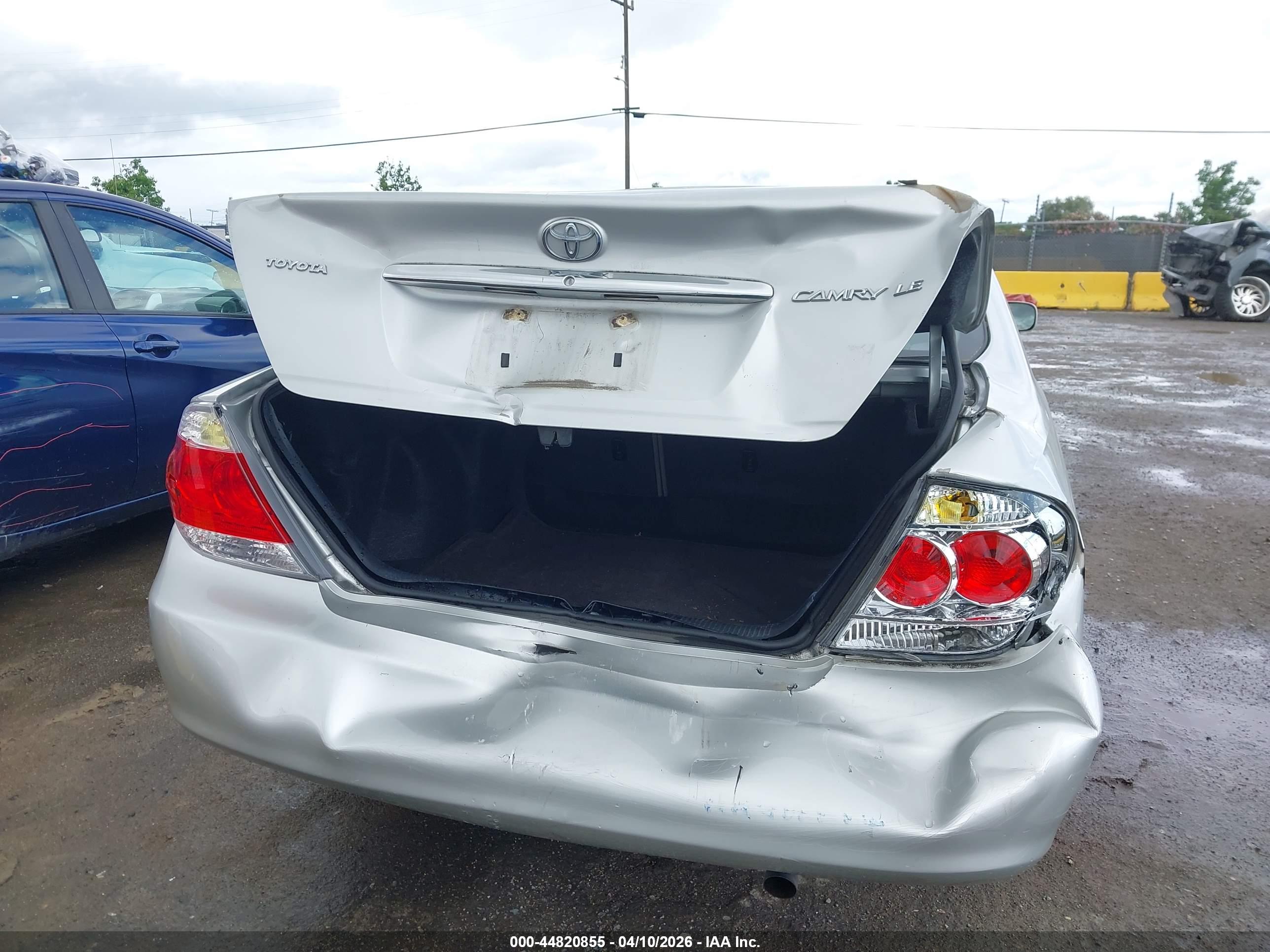 TOYOTA CAMRY image 6