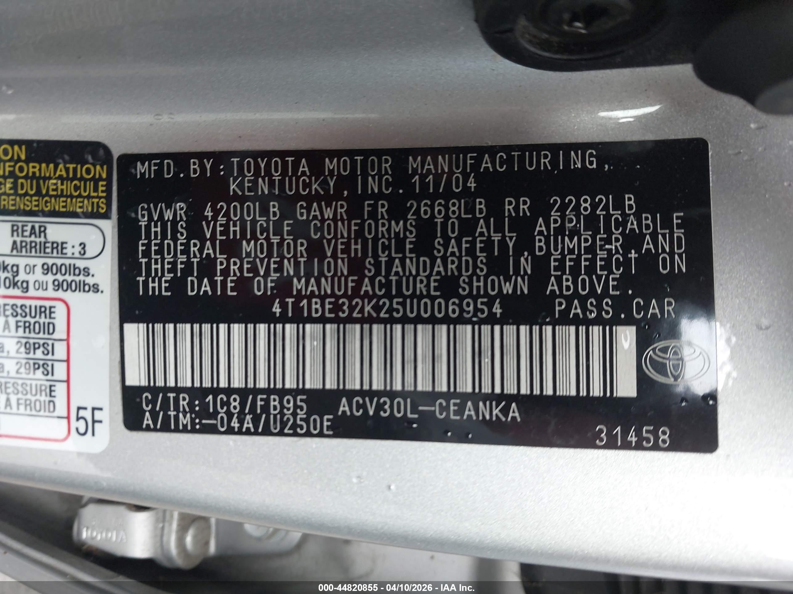 TOYOTA CAMRY image 9